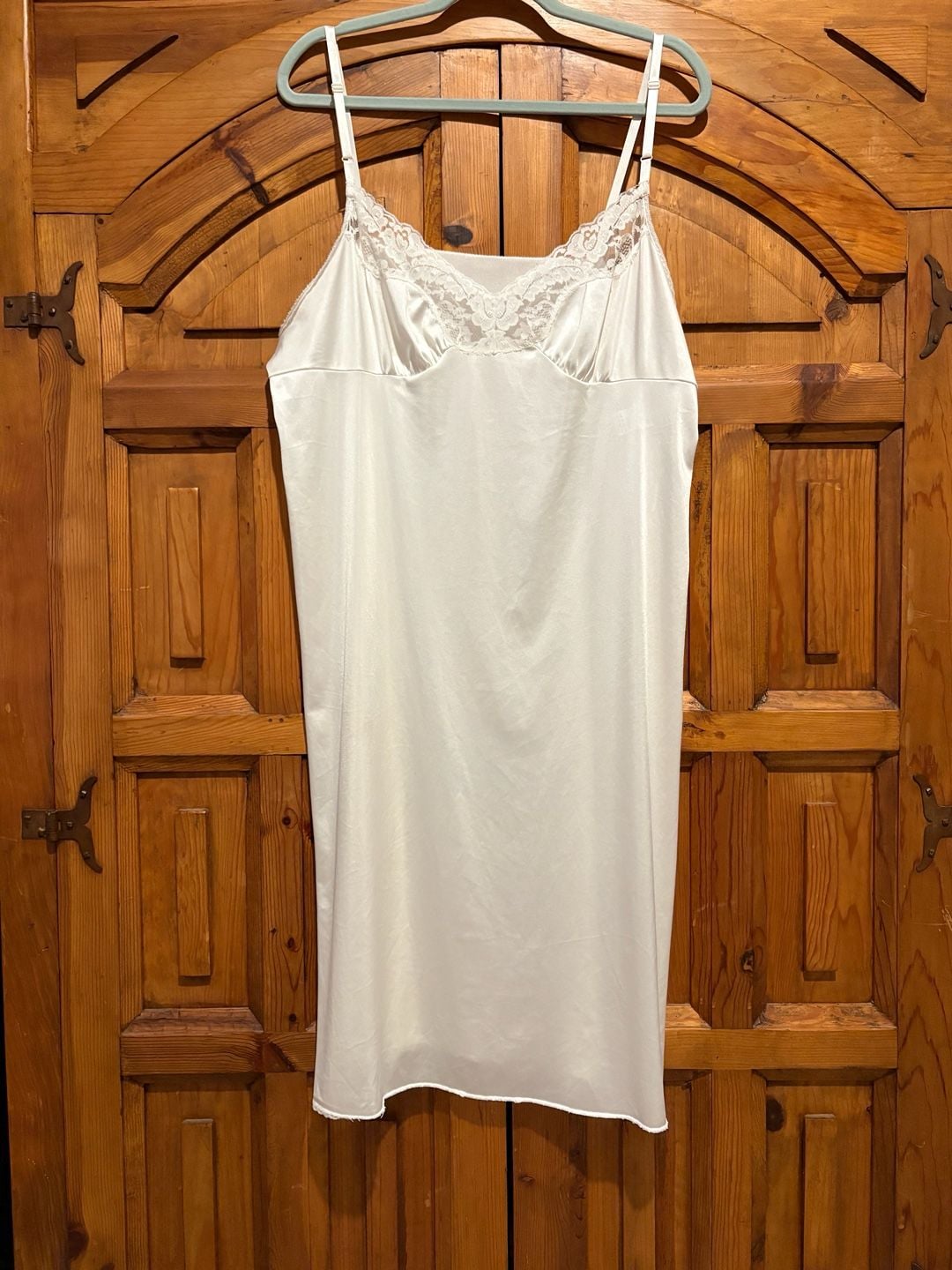 Vintage Vassarette white lace full slip/dress/nightgown. Coquette Bridal
2