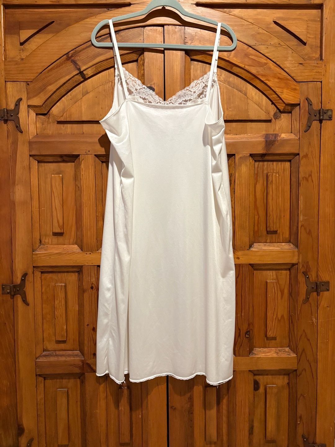 Vintage Vassarette white lace full slip/dress/nightgown. Coquette Bridal
6