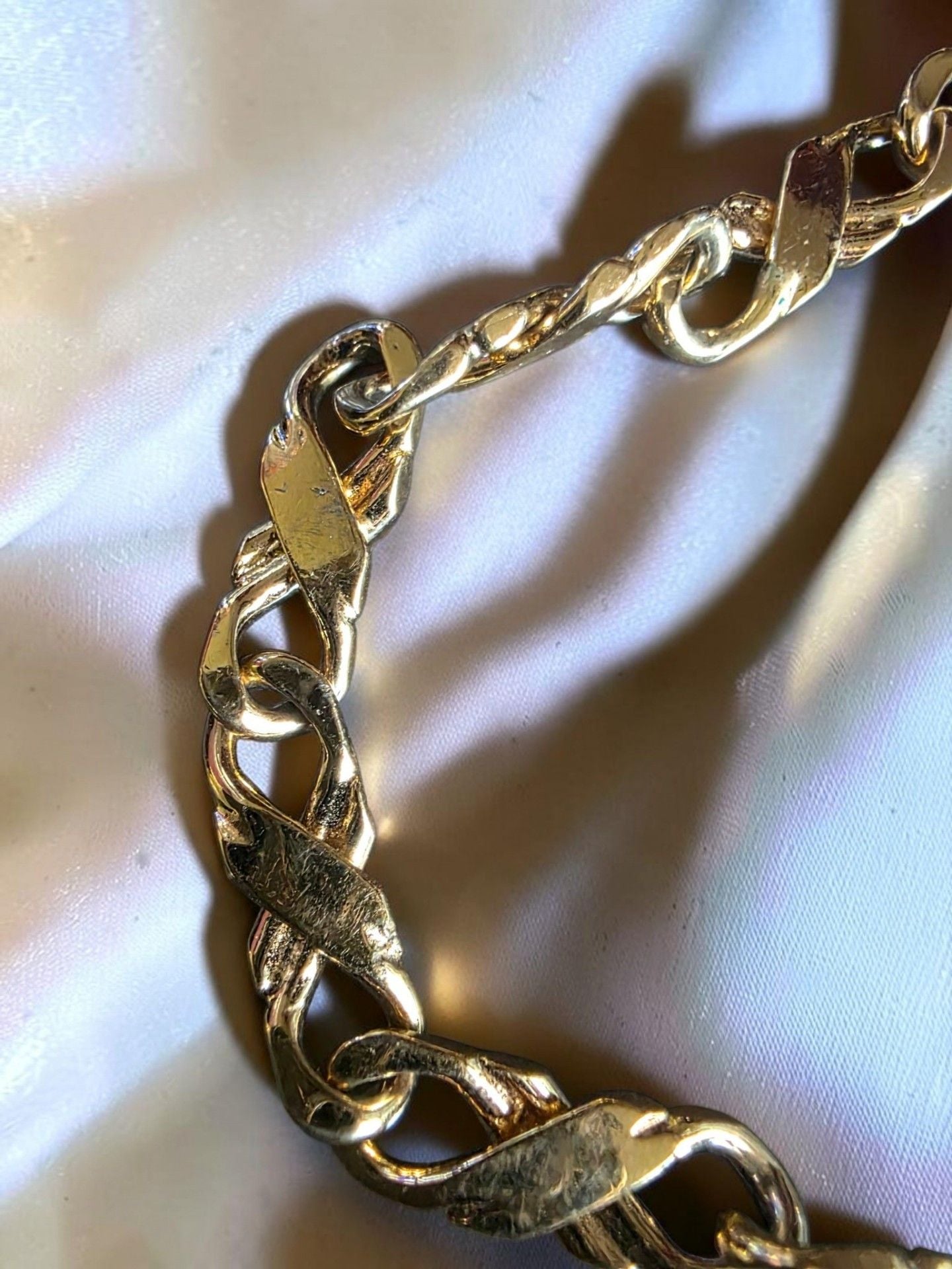 Vintage Gold Tone Interlocking Link Chain Bracelet 6