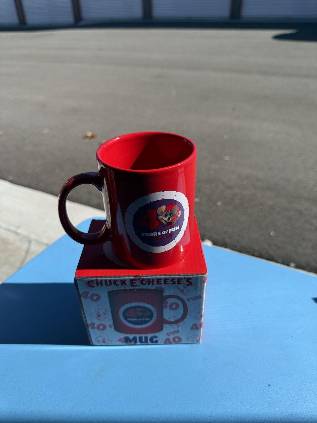 Chuck E. Cheese's 40 Years of Fun Red Ceramic Coffee Mug with Box 2