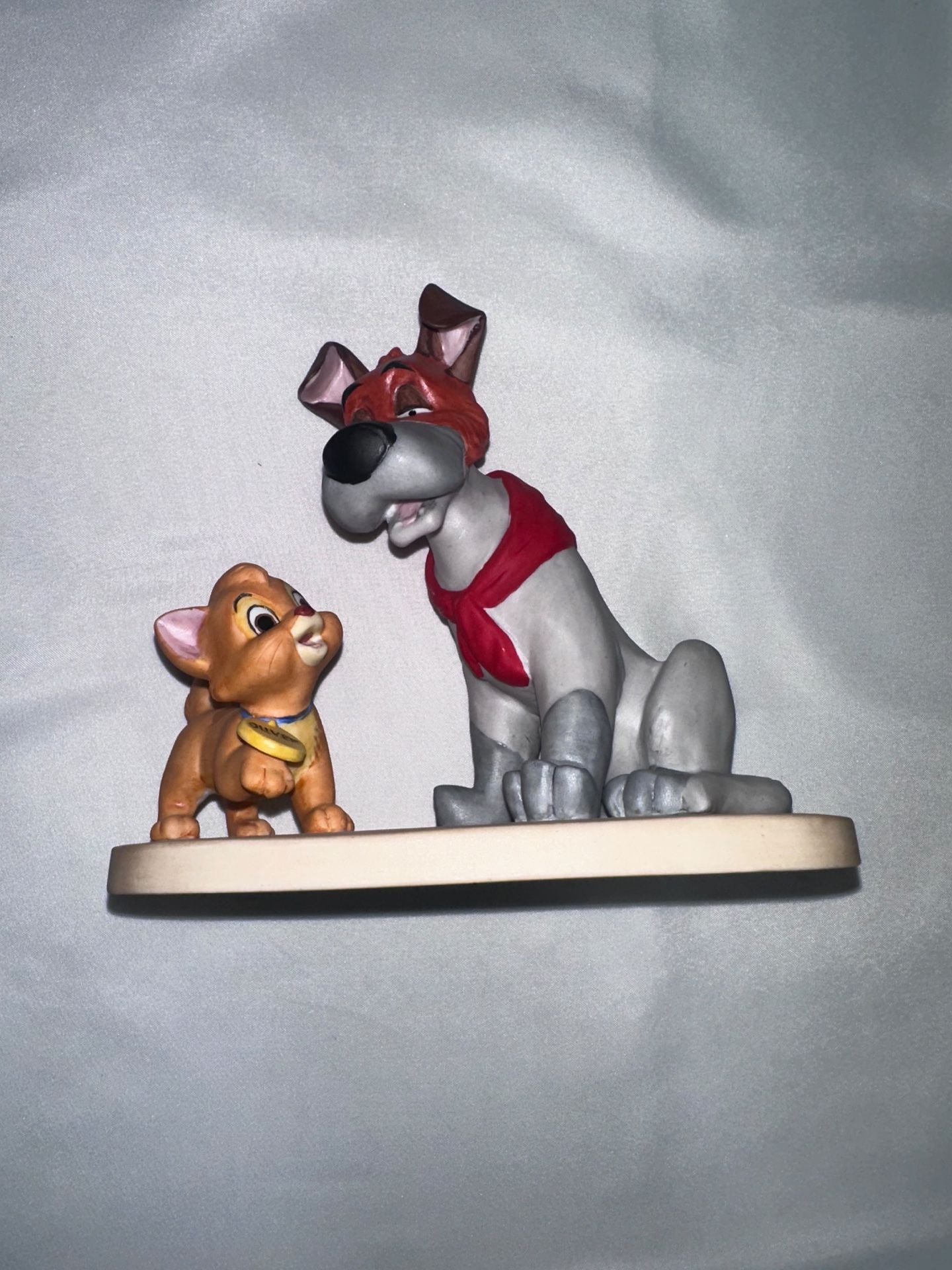 Disney Oliver and Company Dodger and Oliver Figurine 1