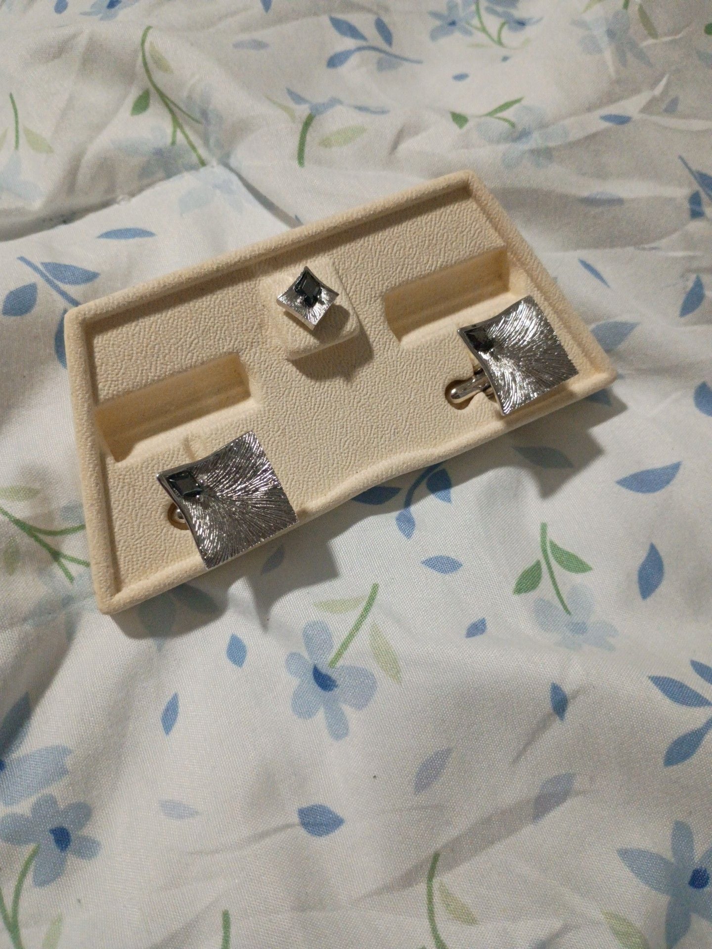 Vintage Textured Silver Tone Square Cufflinks and Tie Tac Set 4