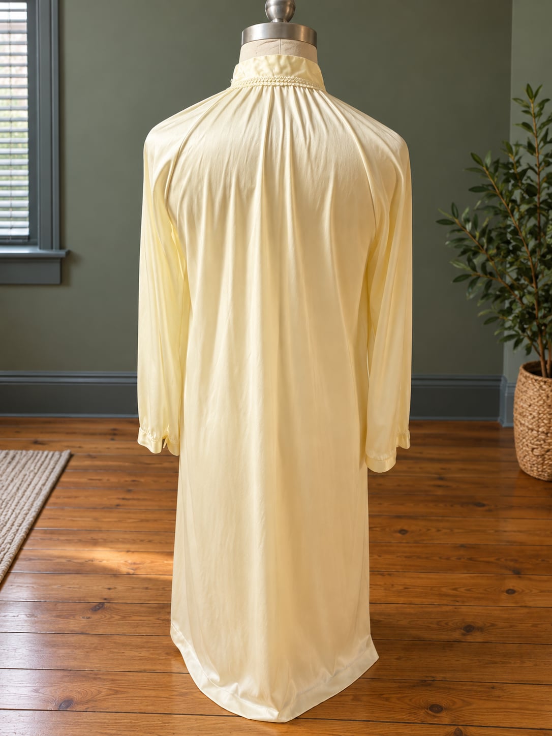Vintage Gossard Artemis Robe — Old Hollywood Glamour — Sz Small 4