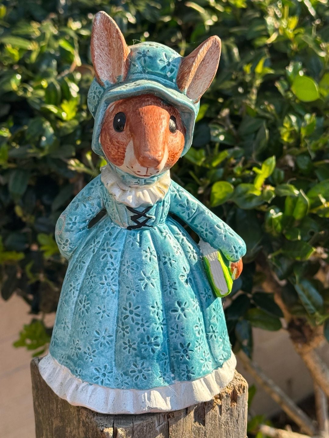Beatrix Potter Mrs. Rabbit Figurine 1