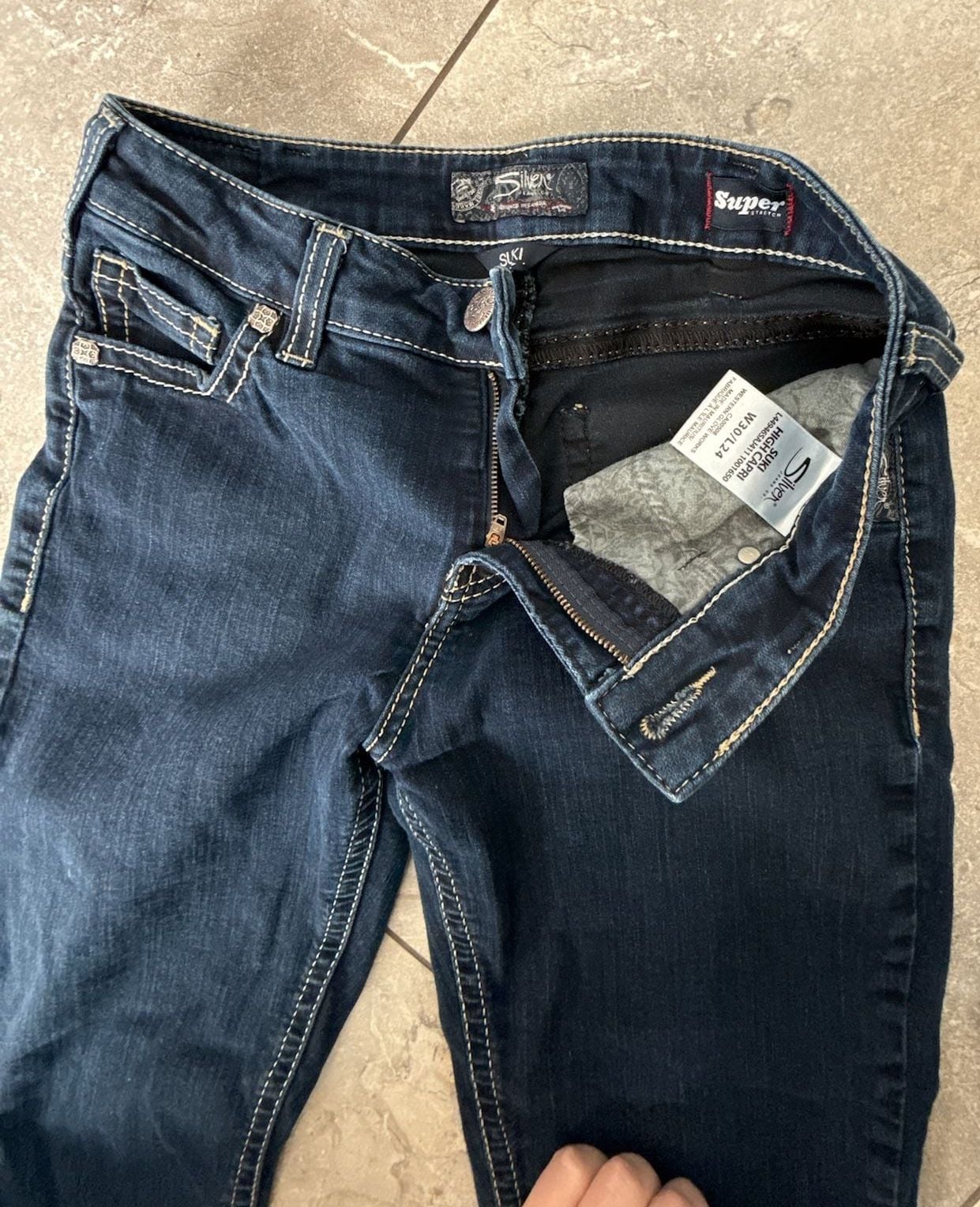 Silver Jeans Co. Suki High Capri Size 30/L24 Dark Wash Super Stretch 4