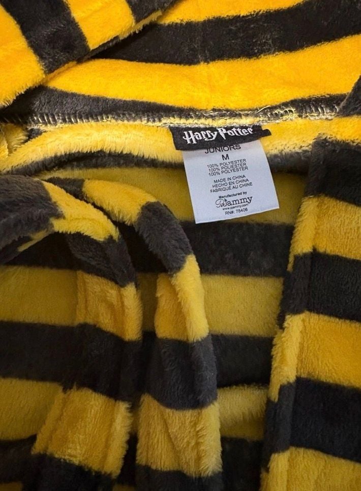 Harry Potter Hufflepuff Juniors M Fleece Hooded Robe Yellow Black Bathrobe 3