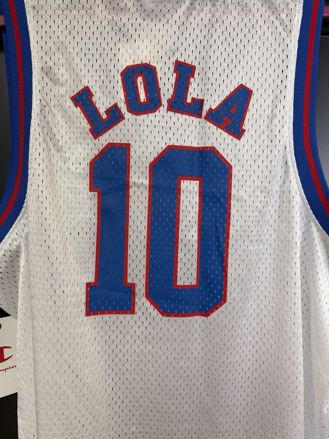 Champion Tune Squad Lola 10 Jersey Size L G89 7