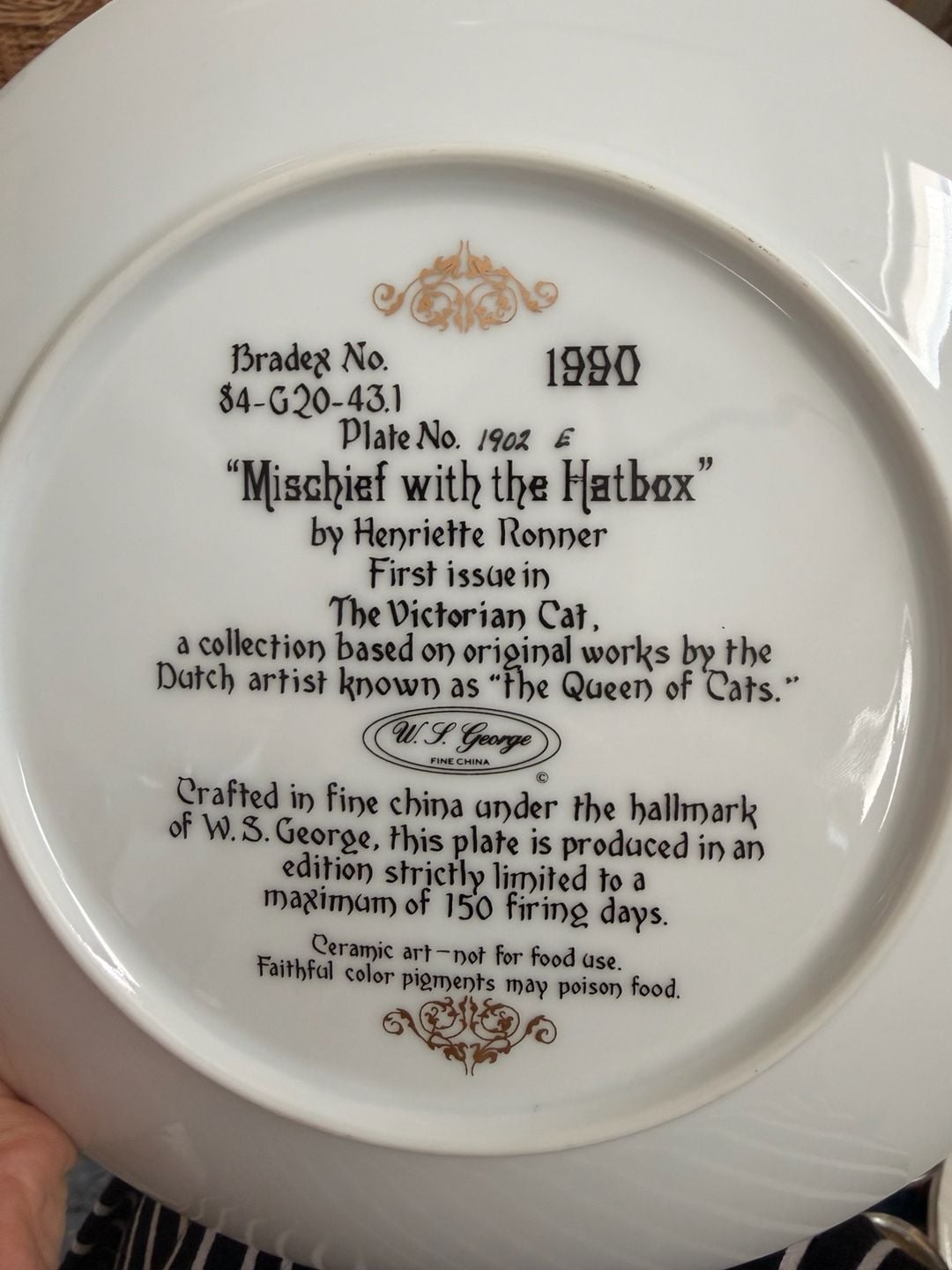 Cute Cat Plate Henriette Ronner Collectible Decorative Plate Playing Kittens 7
