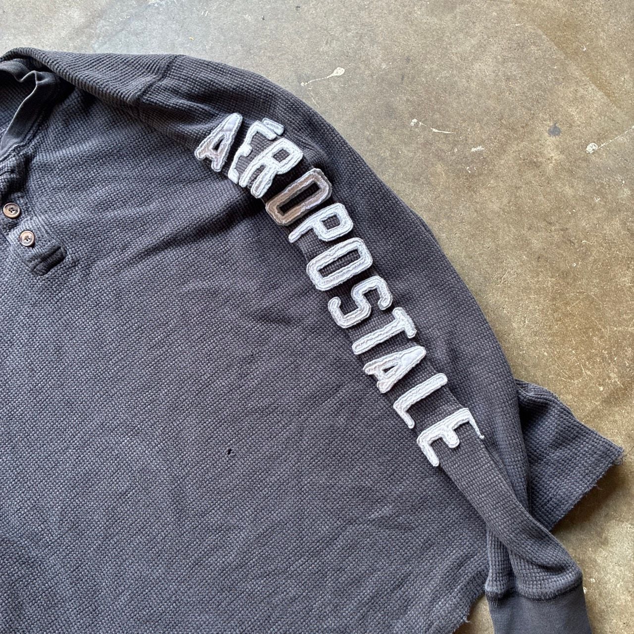 Faded Y2K Aeropostale Waffle Thermal Henley Size XL Gray Long Sleeve Shirt 3