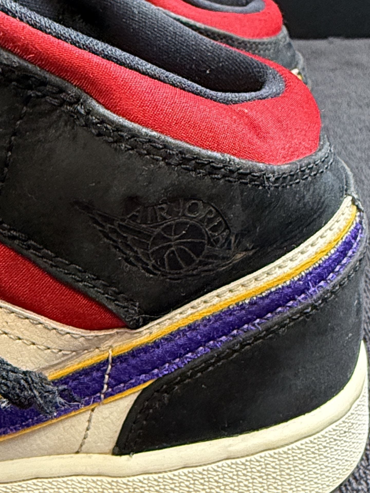 Air Jordan 1 Mid SE Size 5Y Multicolor Sneakers 3