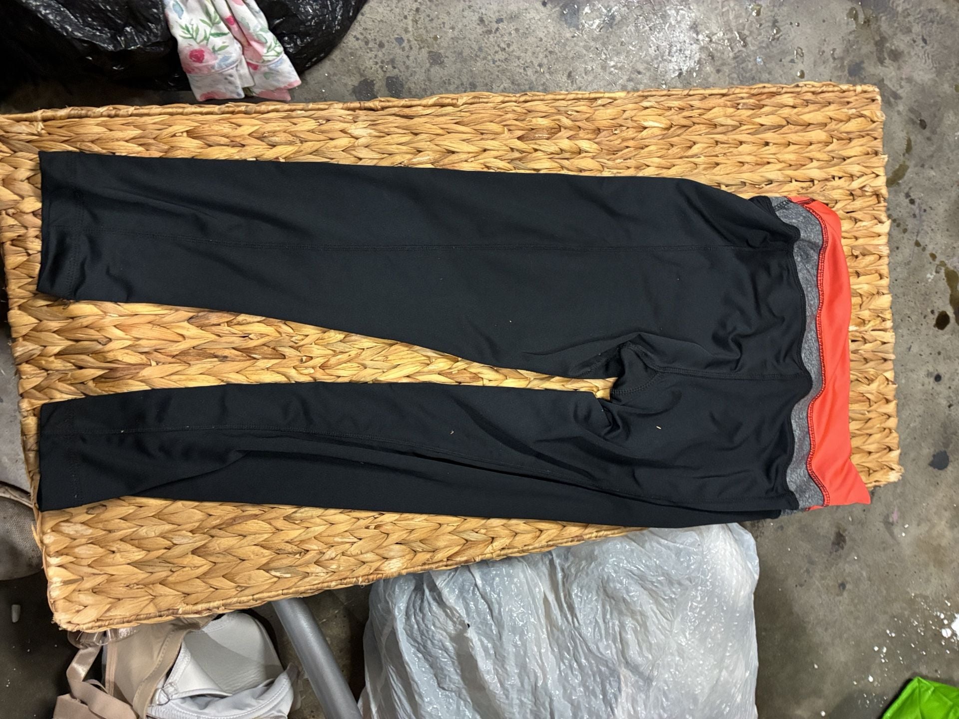 Zella Athletic Leggings Size M Black Orange Gray Cropped 6