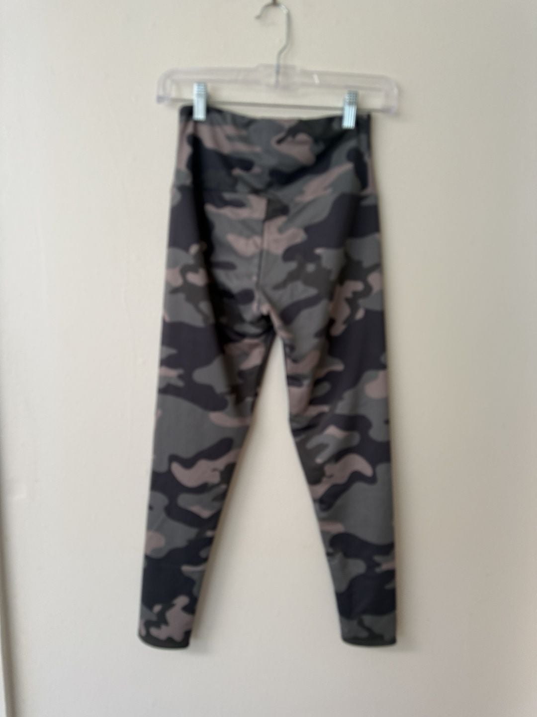 Onzie Leggings Green Camo Print High Waist 3
