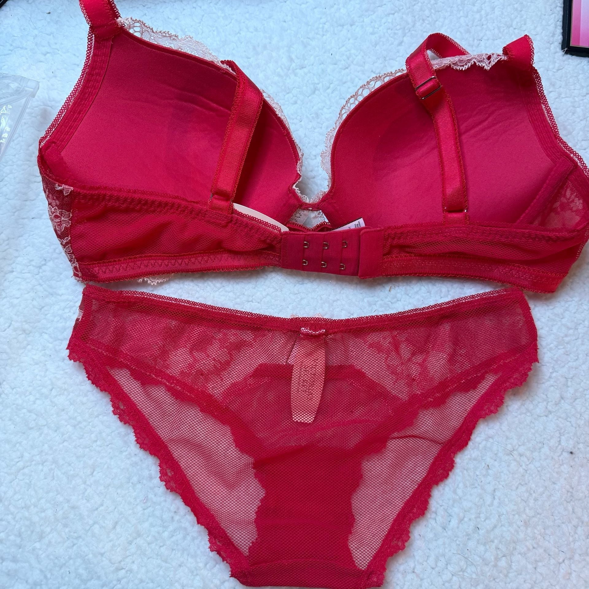 Victoria's Secret Dream Angels Push-Up Bra 36C & Cheekini S Set Red 2
