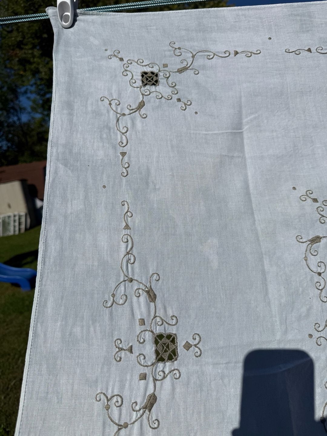Vintage Embroidered Cutwork Linen Tablecloth White 2