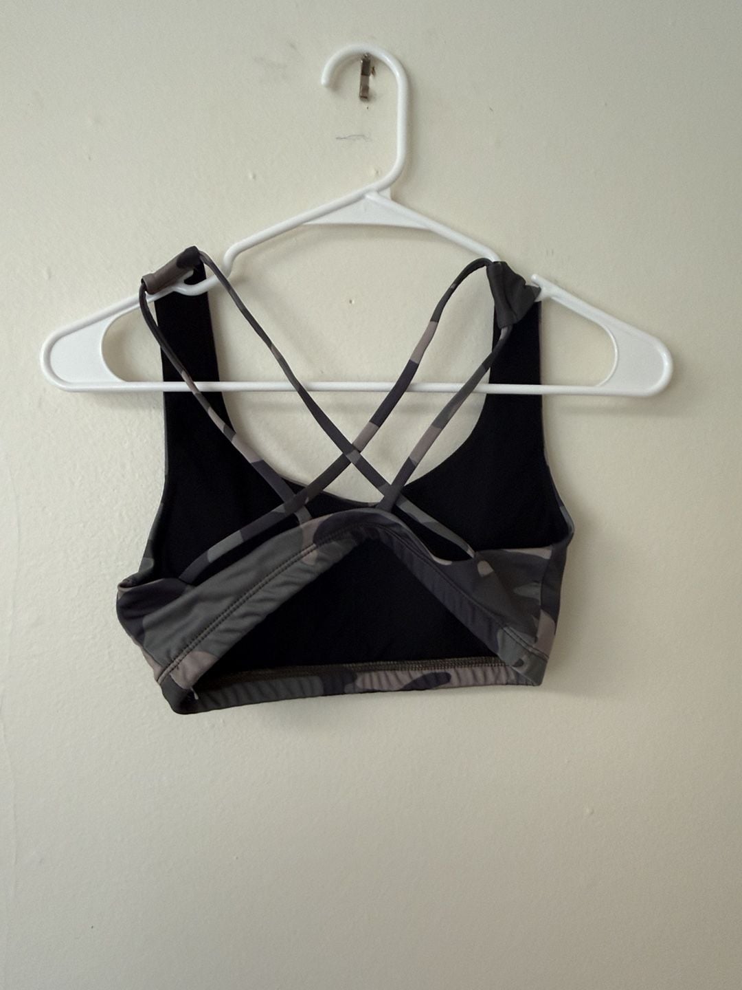 Onzie Sports Bra Camo Cross Back 3
