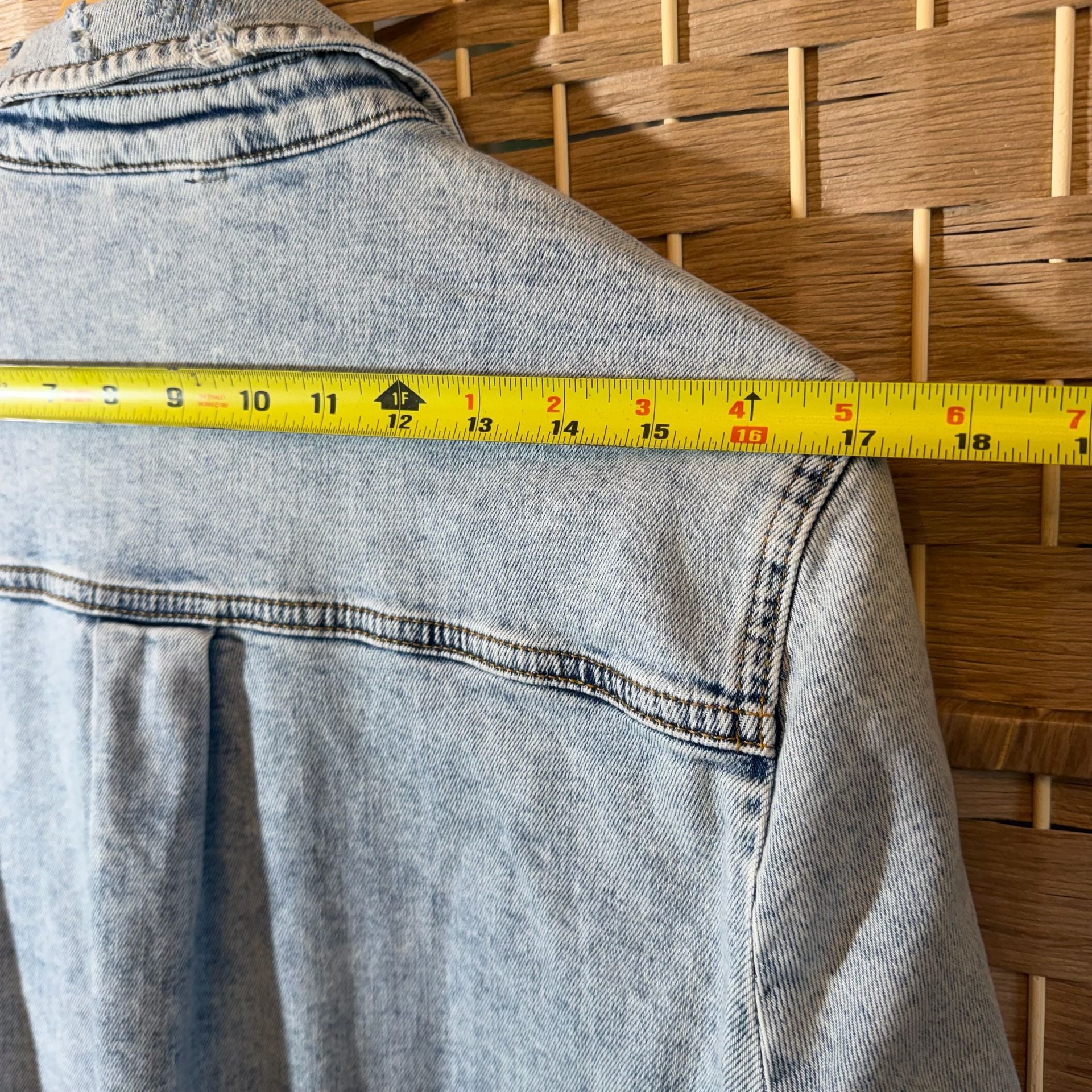 Pilcro Women's Denim Jacket Size S Light Wash Distressed Fringe Hem 9