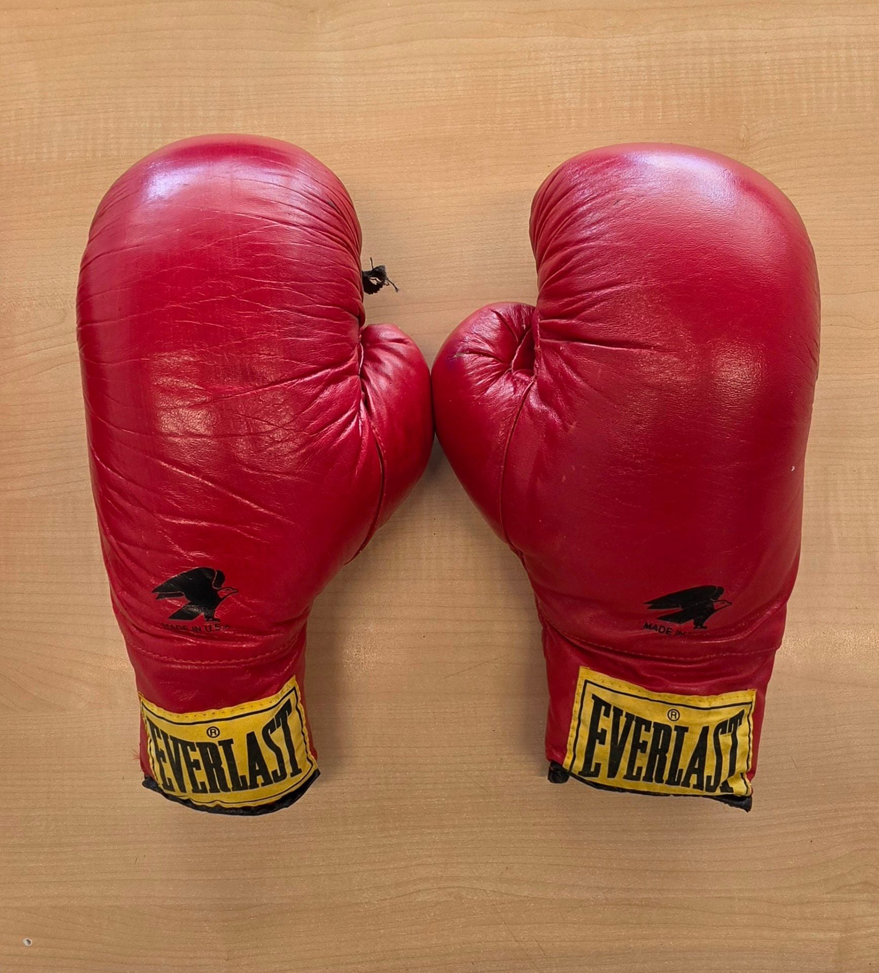Vintage Everlast Boxing Gloves 16 oz Red Leather 537 1