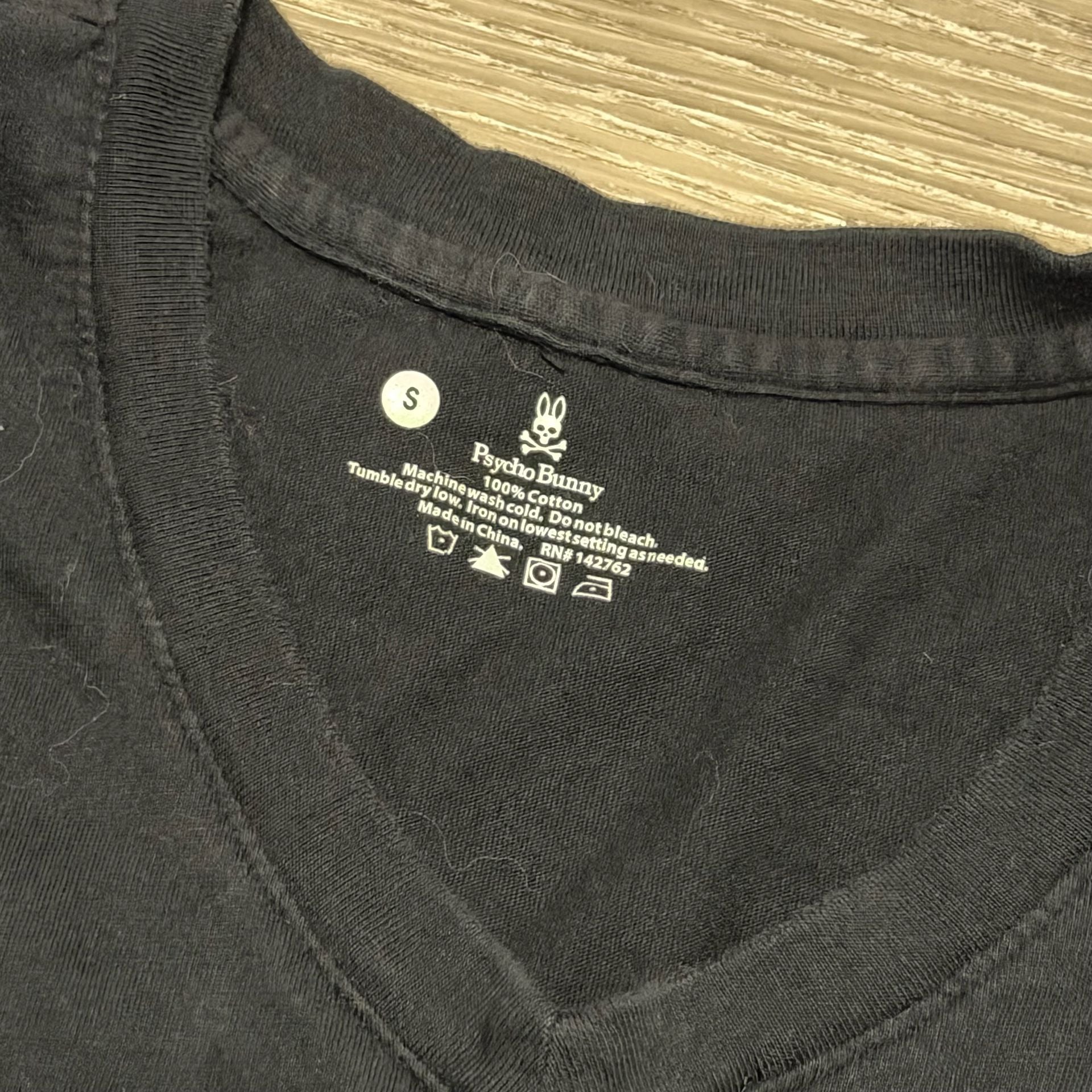 Psycho Bunny V-Neck T-Shirt Size S Black Cotton 4