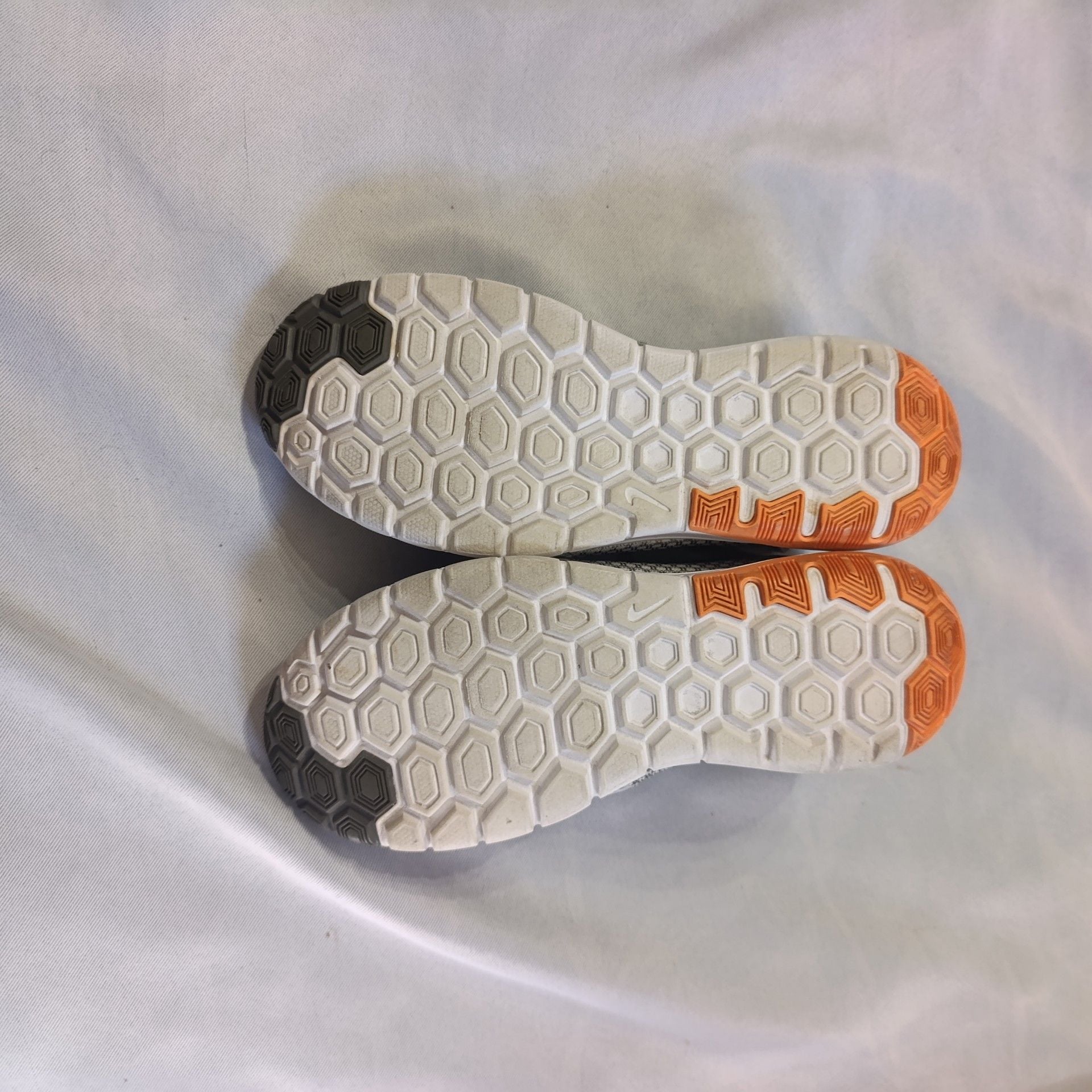 Nike Flex Experience RN 6 Size 8 Gray Running Shoes 6