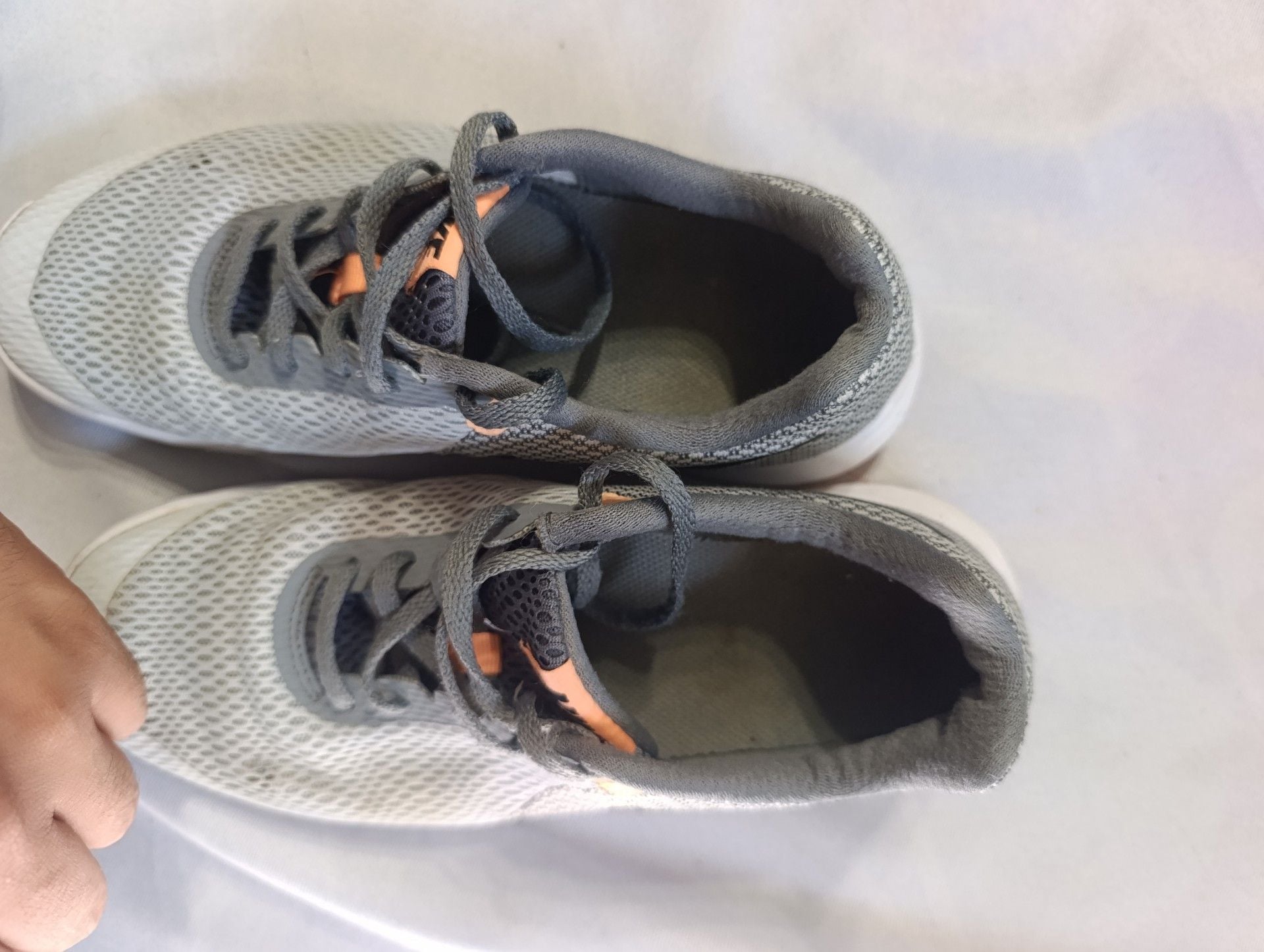 Nike Flex Experience RN 6 Size 8 Gray Running Shoes 8