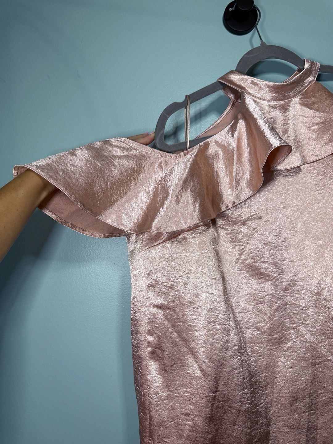 Miss Selfridge Metallic Halter Top Size US 8 Rose Gold Ruffle Sleeveless 9
