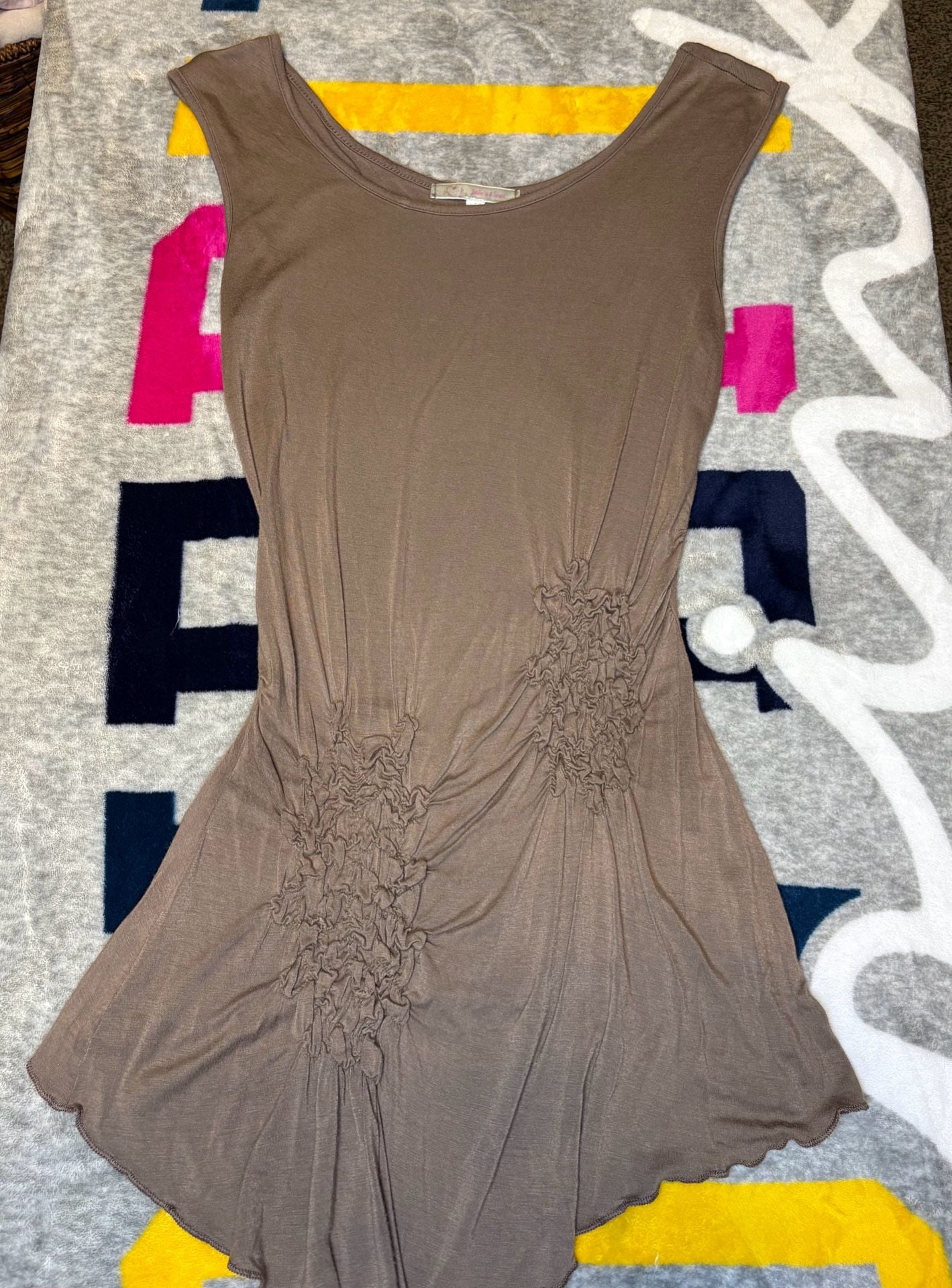 Julie's Closet Sleeveless Asymmetric Ruched Top Size S Brown 2