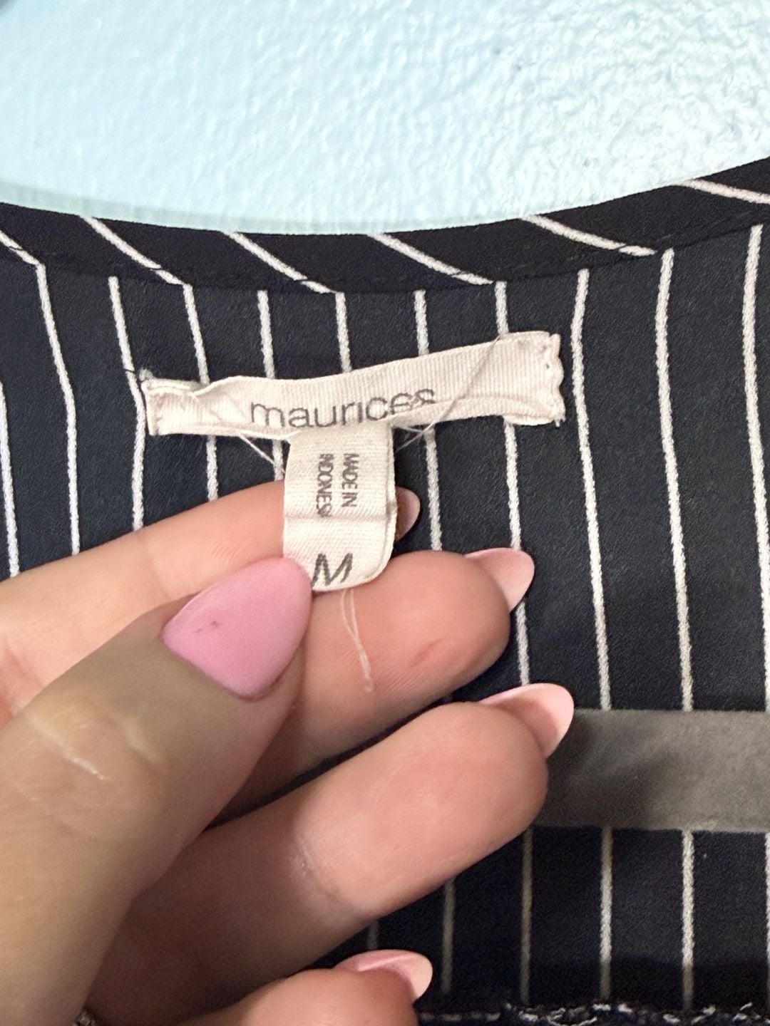 Maurices Blouse Size M Black White Striped Short Sleeve V-Neck 5