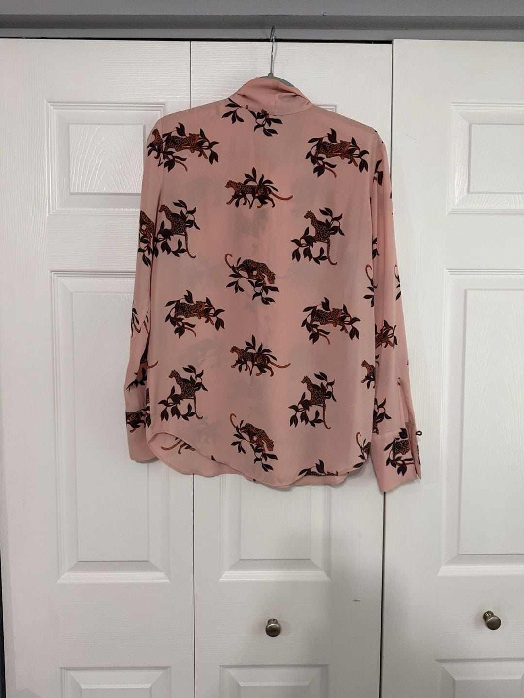 Ann Taylor Leopard Tie Neck Blouse Size M Pink Long Sleeve 4