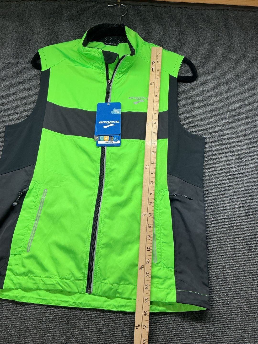 Brooks Running Vest Green Black Full Zip Men's New With Tags 10
