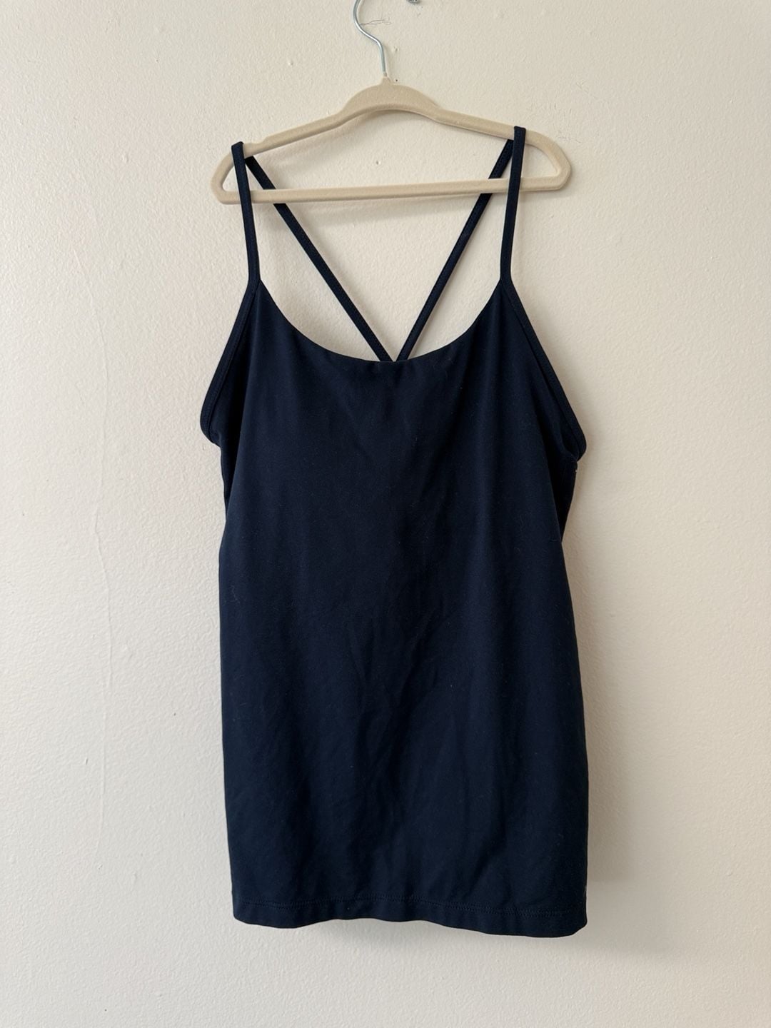 Patagonia Tank Top Size M Black Crossover Straps Activewear 2
