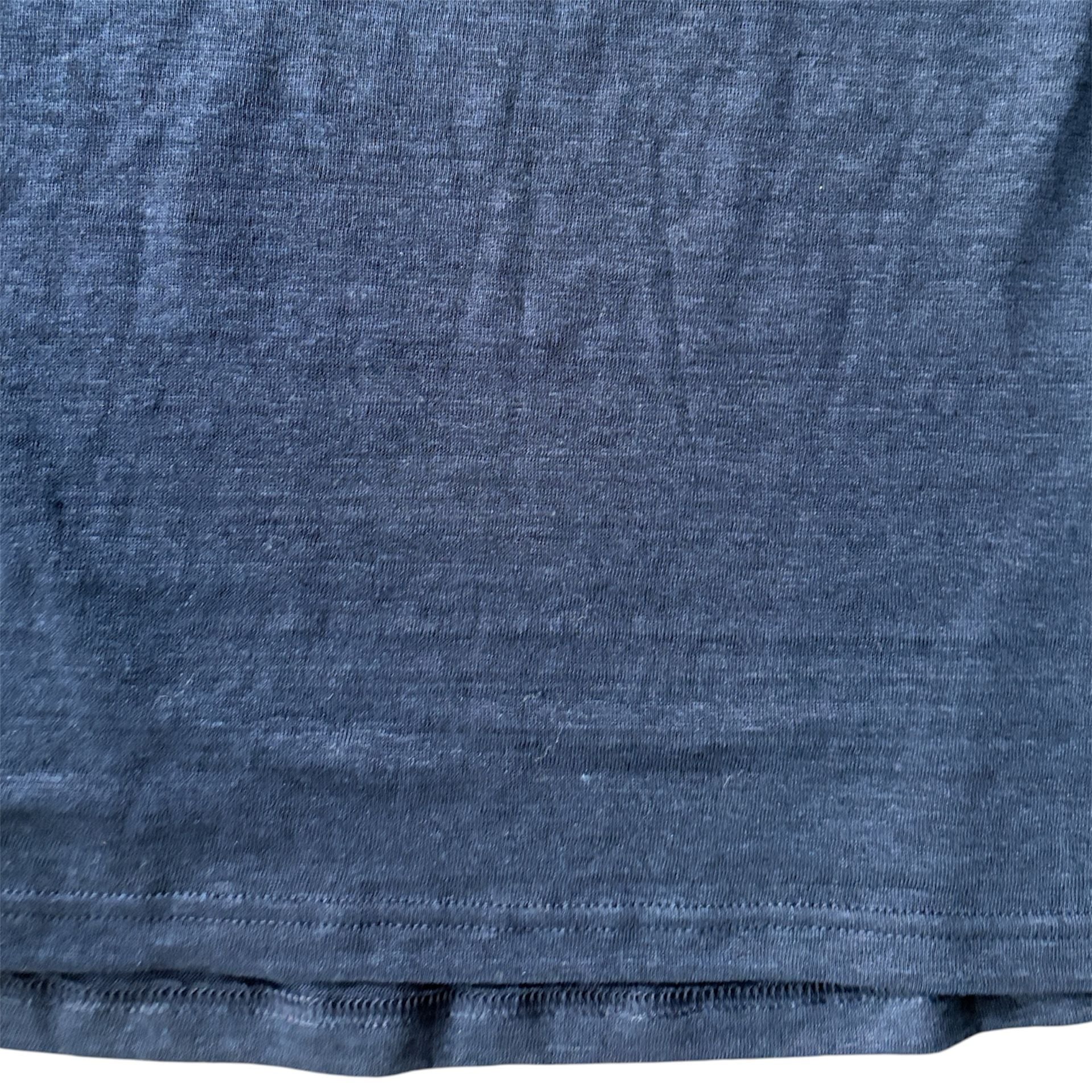 Banana Republic Linen Sharp Shoulder T-Shirt
Navy Size L. 7