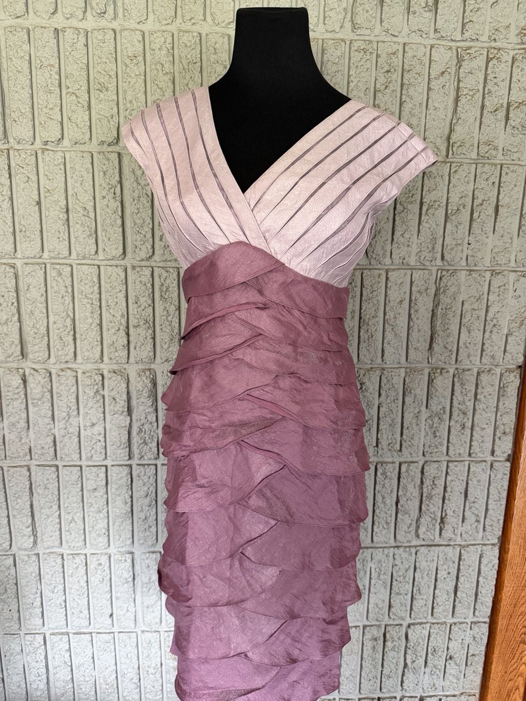 921 Adrianna Papell Ruffled Cocktail Dress Size 8 Pink 2