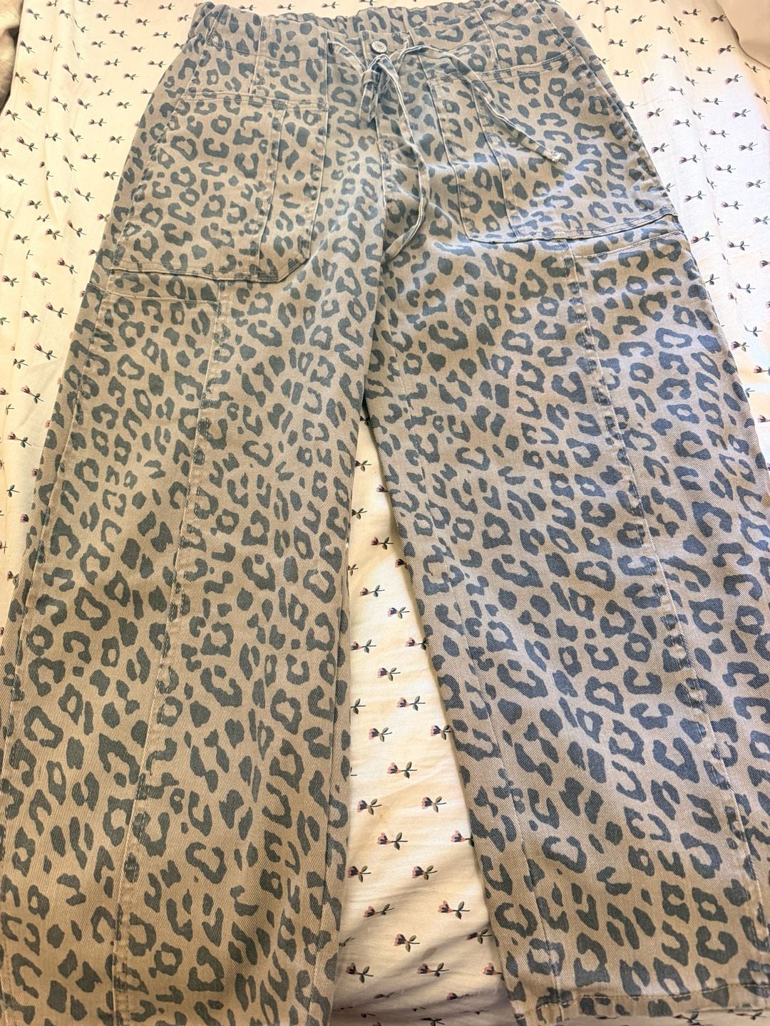 Leopard Printed Drawstring Waist Pocketed Wide Leg Jeans ..., 3
