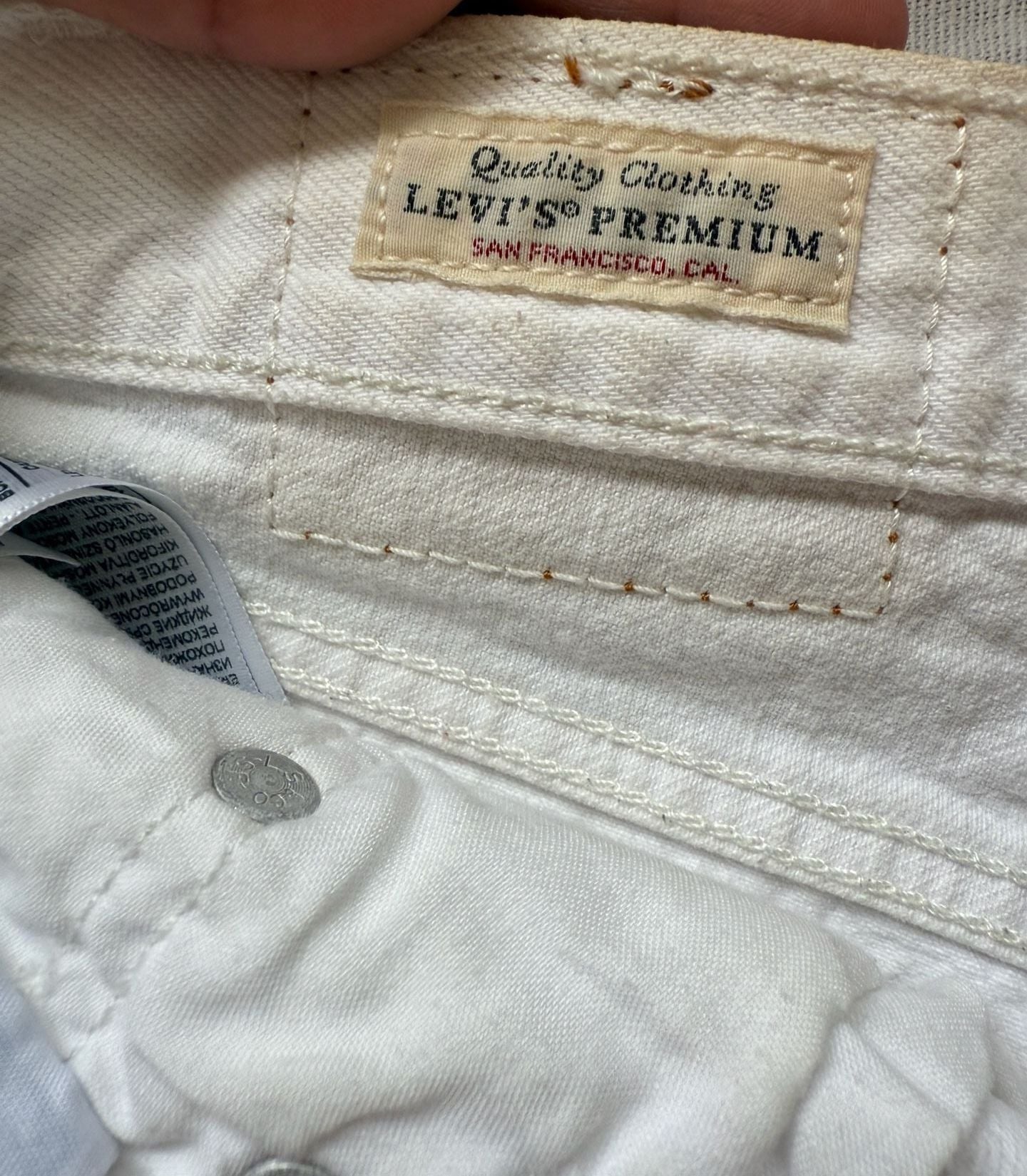 Levi's white shorts size 30 7