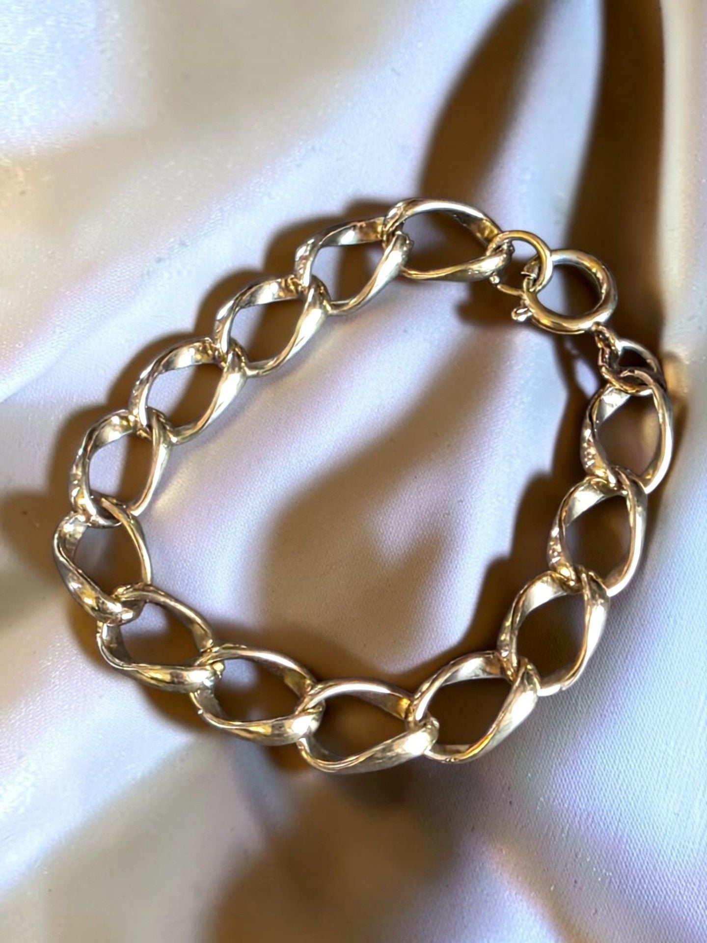 Chunky Gold Tone Twisted Link Chain Bracelet 1