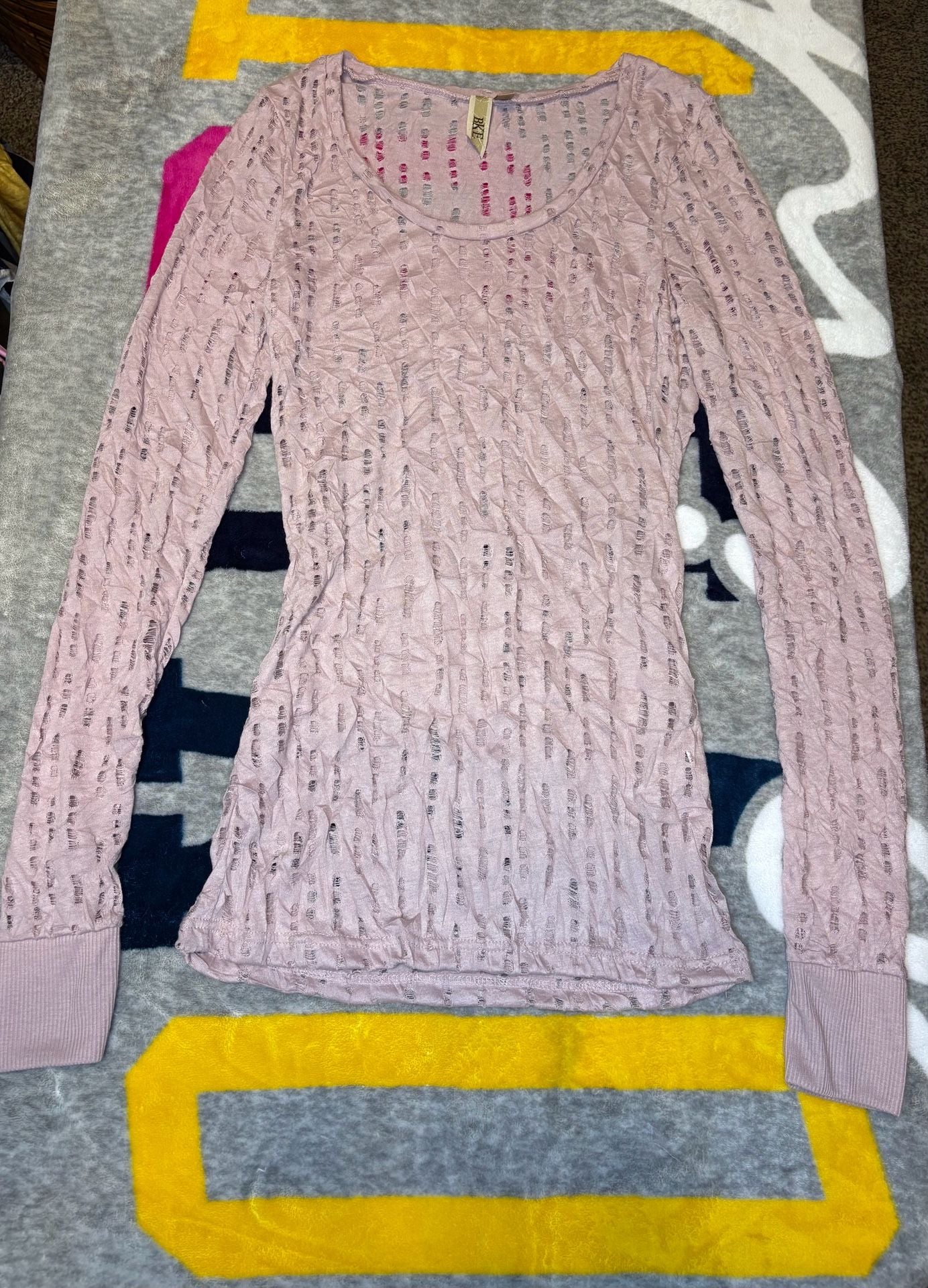 BKE Long Sleeve Top Size S Dusty Pink Distress Ladder Knit Scoop Neck Y2K 2
