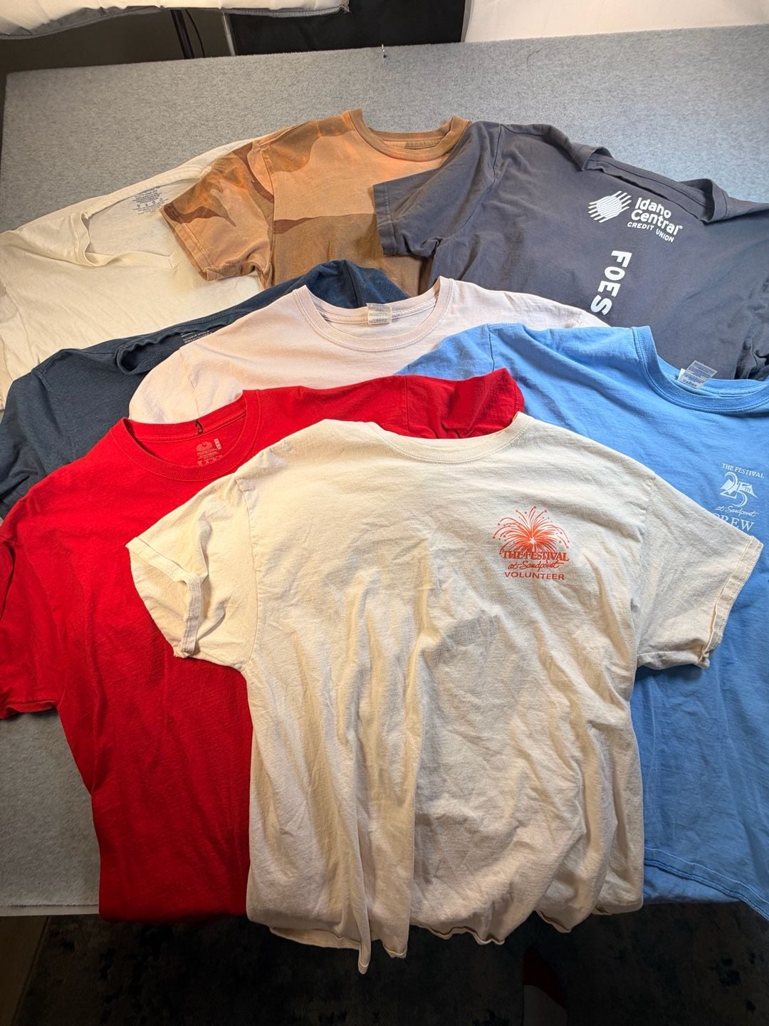 Lot of 20 Assorted Graphic T-Shirts Size XL and L 1