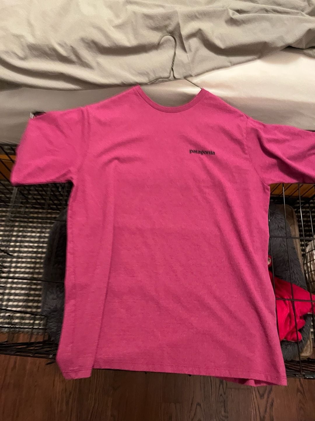 Patagonia T-Shirt Pink Logo Graphic 3