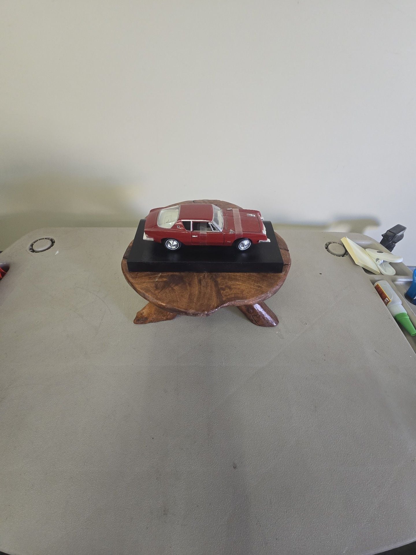 1963 Studebaker Avanti Diecast Model Car Red Display Base 2