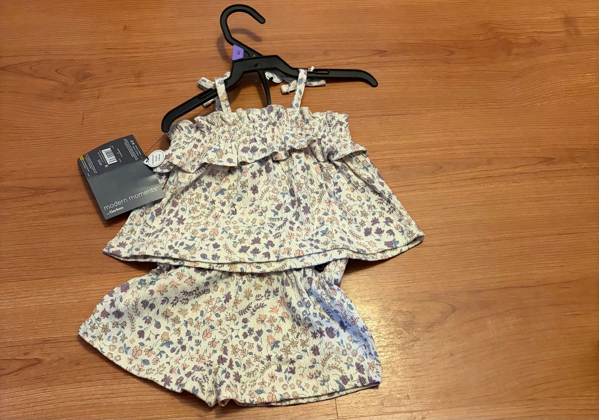 Modern Moments by Gerber Smocked Top And Shorts Set Size 12M Beige Floral 1