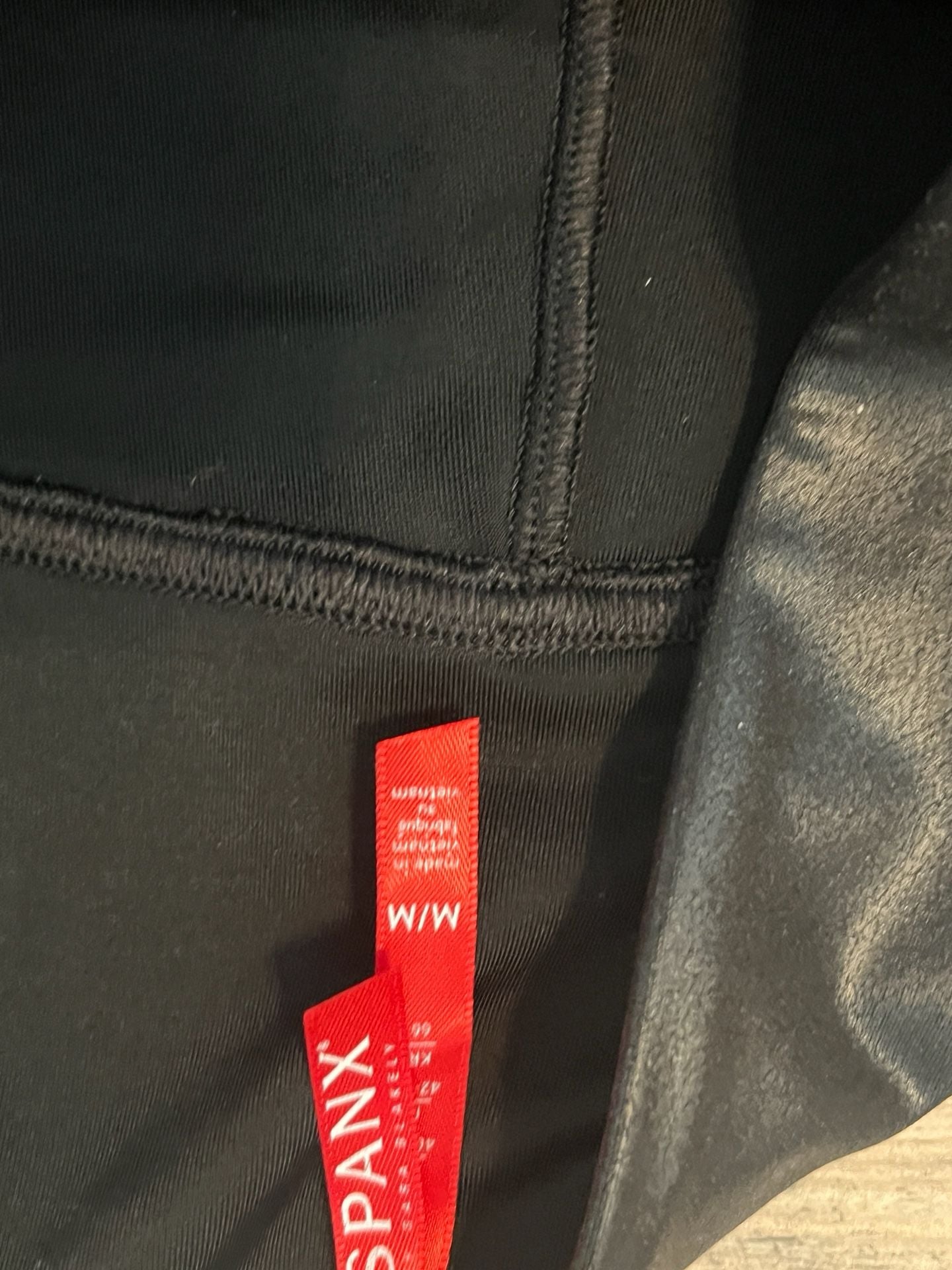 SPANX Faux Leather Leggings Size M/M Black White Stripe 4