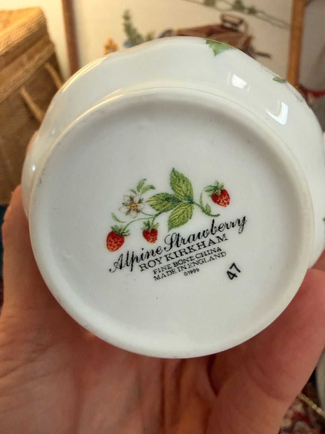 Strawberry Tea Cup & Saucer Set Roy Kirkham Vintage Fine Bone China England 13