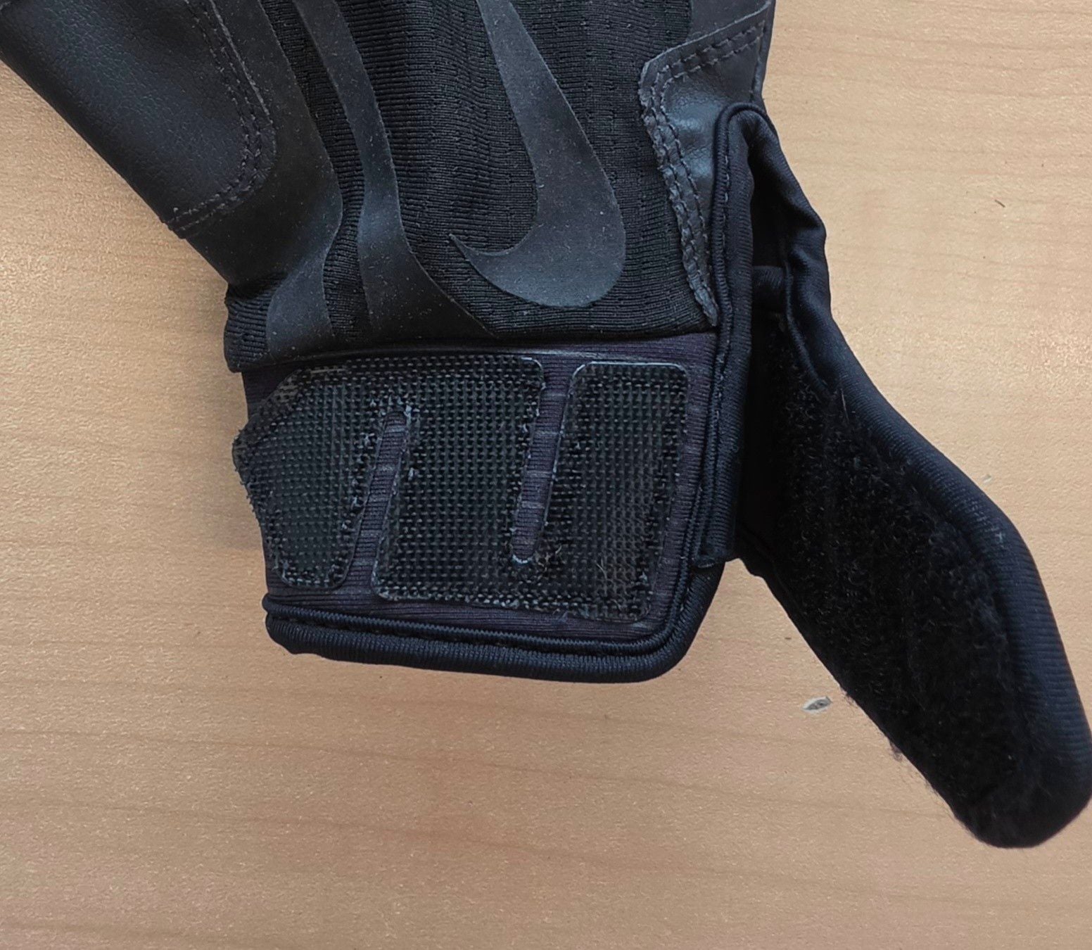 Nike Batting Gloves Size Youth Small Black Football Baseball 7