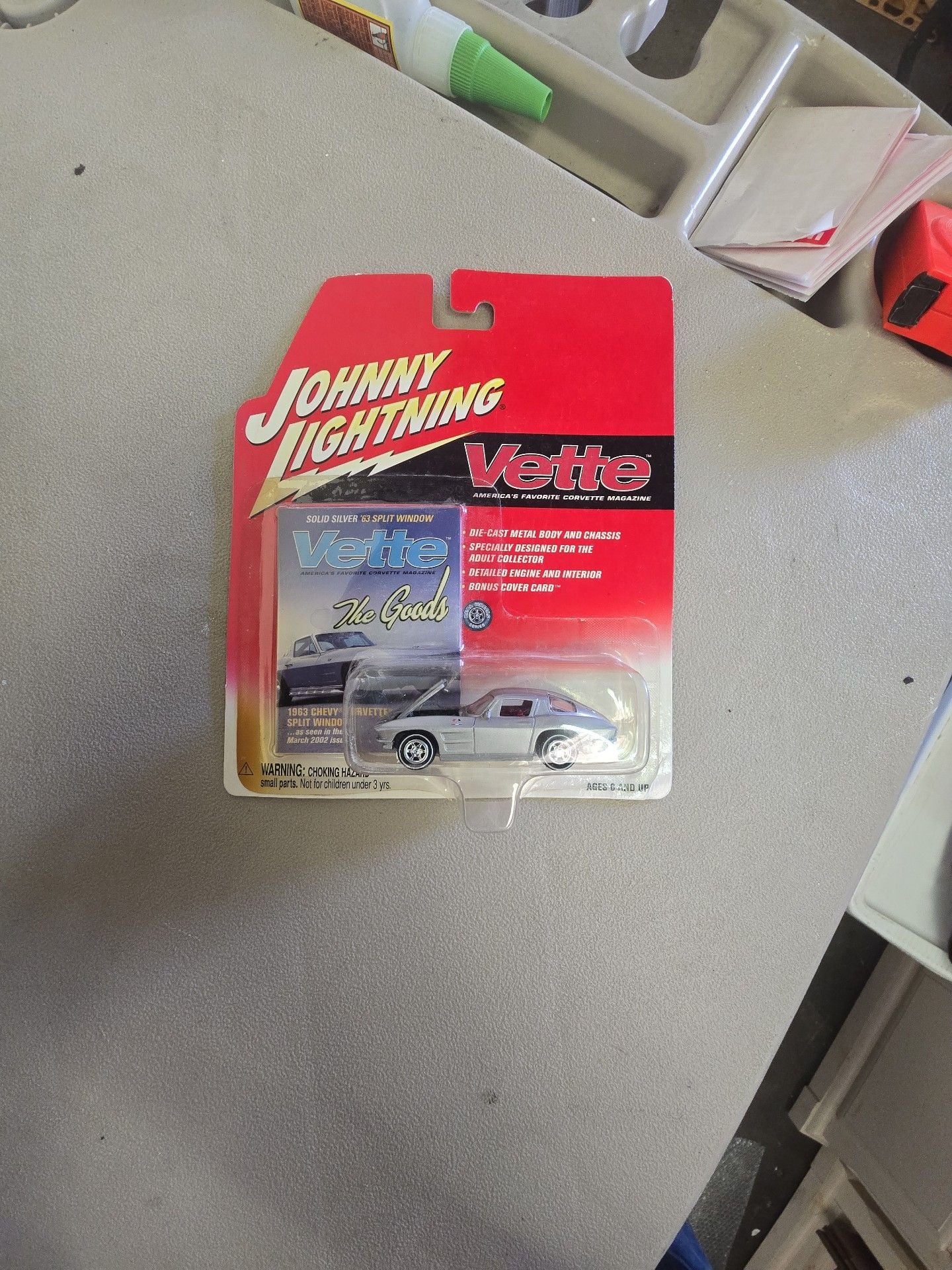 Johnny Lightning Vette 1963 Chevy Corvette Split Window Die-Cast Car 1