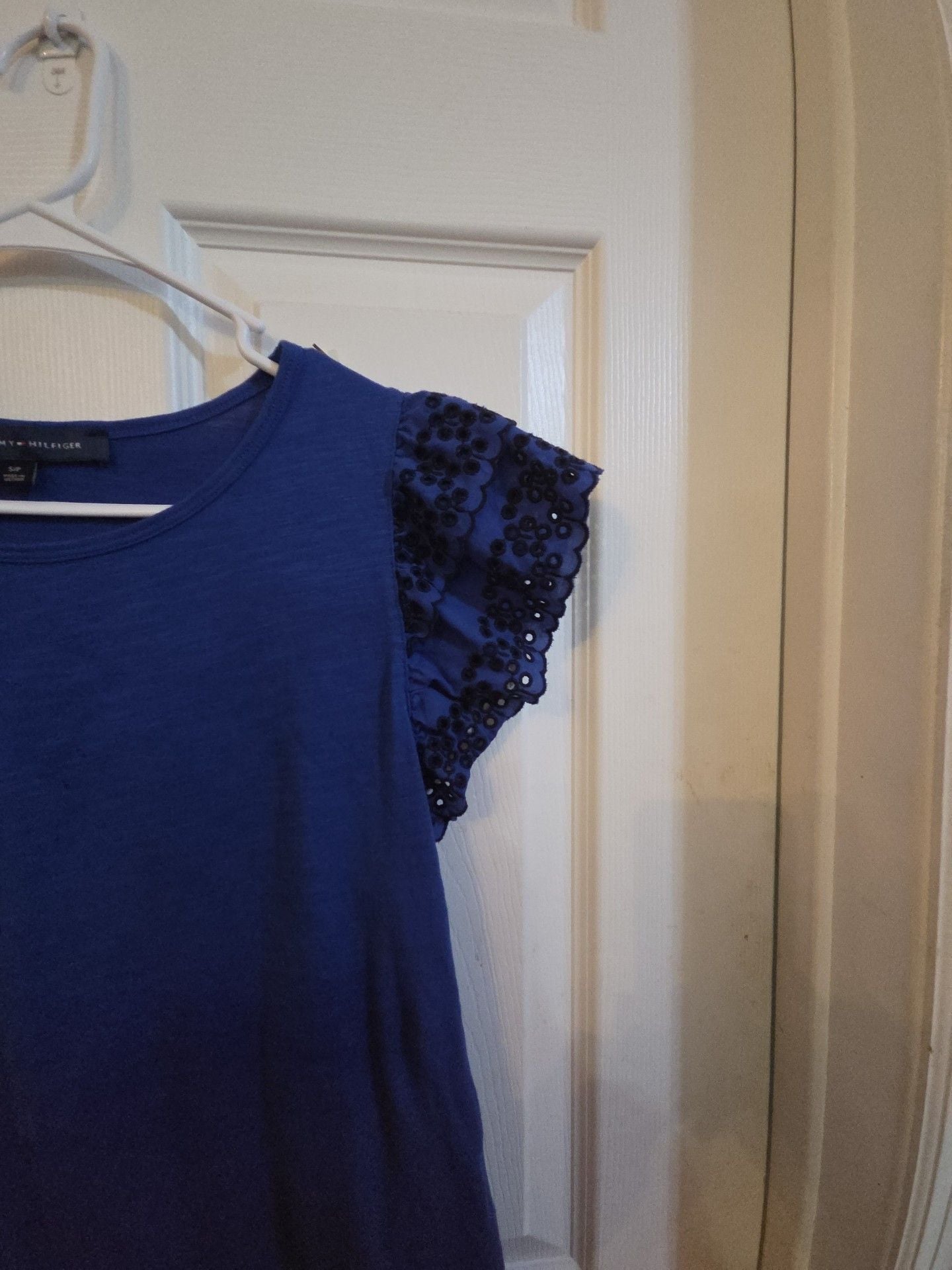 Tommy Hilfiger Eyelet Ruffle Sleeve Top Size S Blue 4