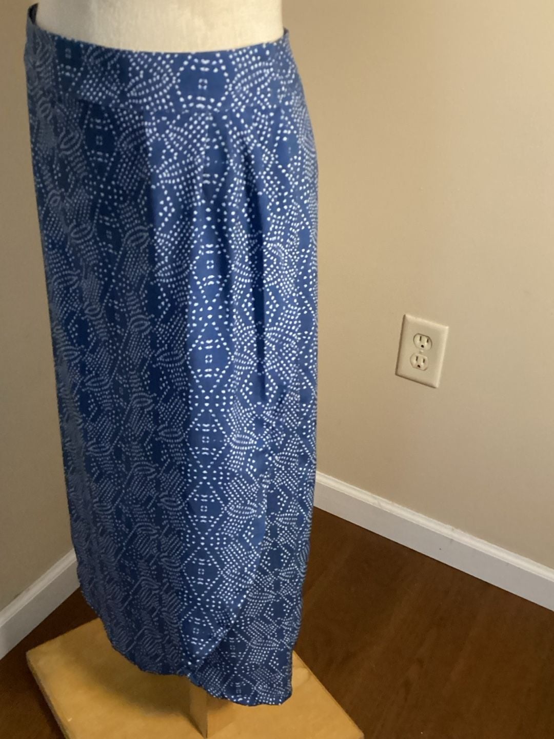 Rip Skirt Hawaii Skirt Size Small Blue White Pattern Wrap 2