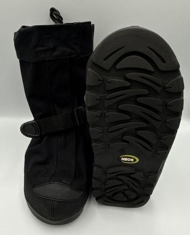 Neos Overshoe Boots Black Nylon Waterproof
Size XS
#899 8