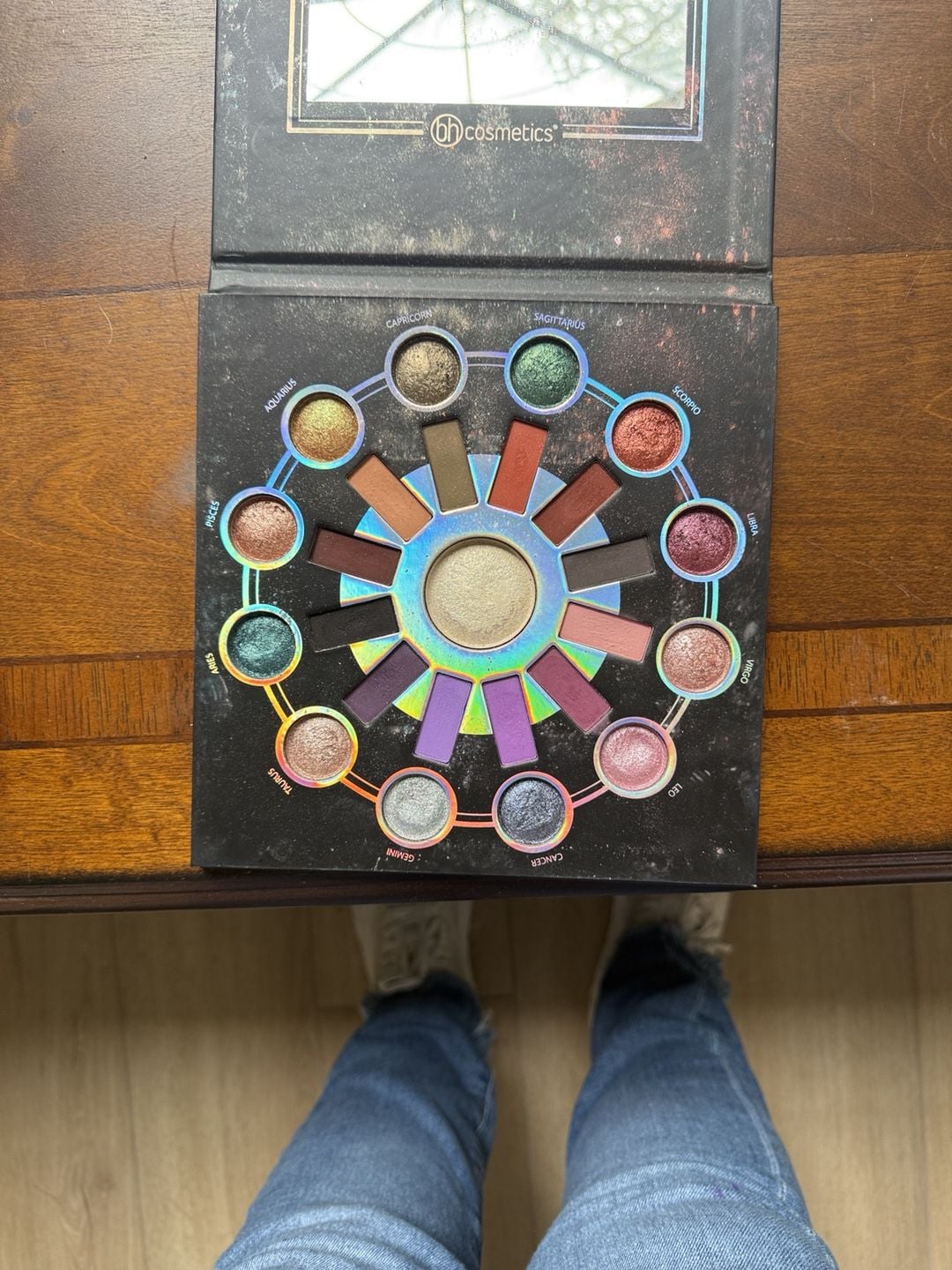BH Cosmetics Zodiac 25 Color Eyeshadow and Highlighter Palette 3