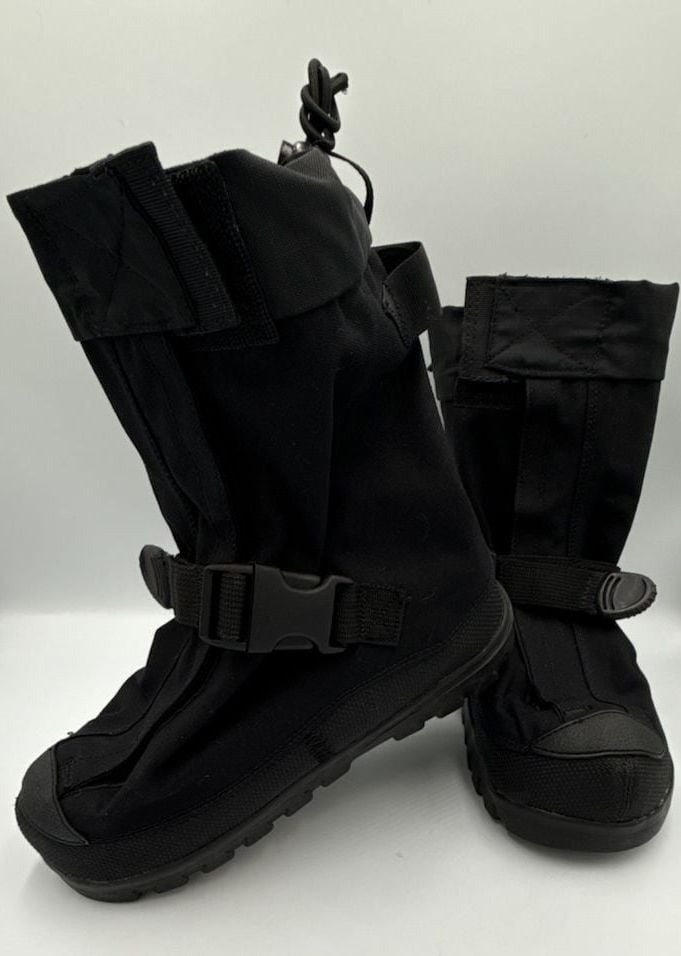 Neos Overshoe Boots Black Nylon Waterproof
Size XS
#899 9