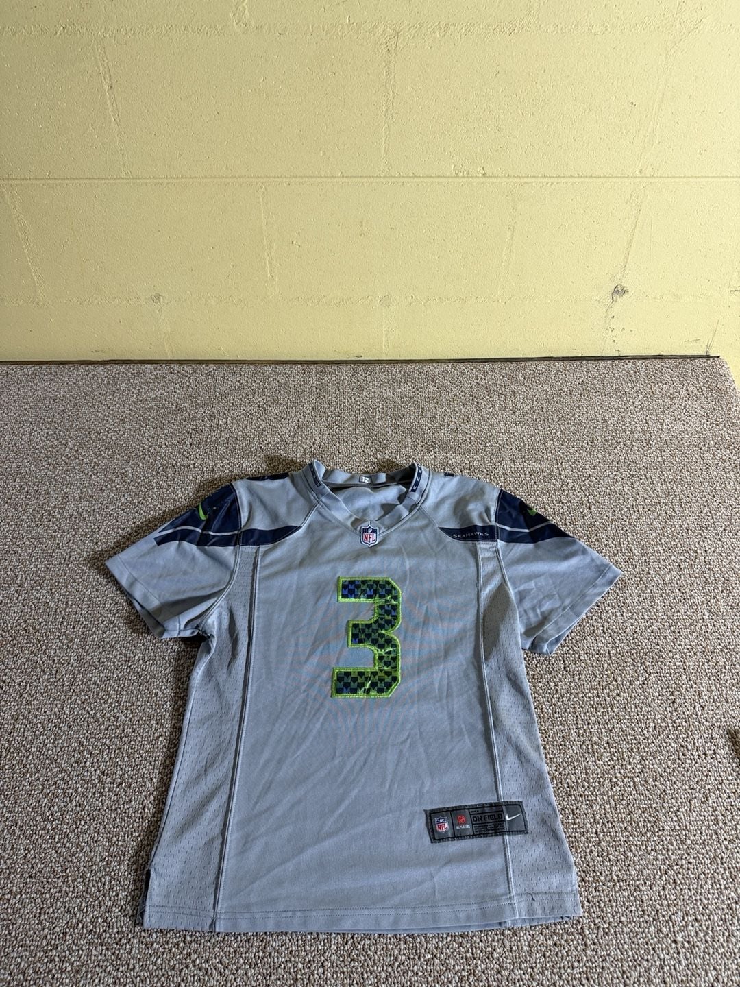 Nike Russell Wilson Seattle Seahawks NFL Jersey Size 12 Gray 2